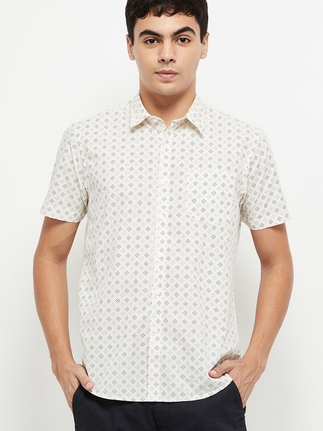 

max Men Beige Printed Casual Shirt
