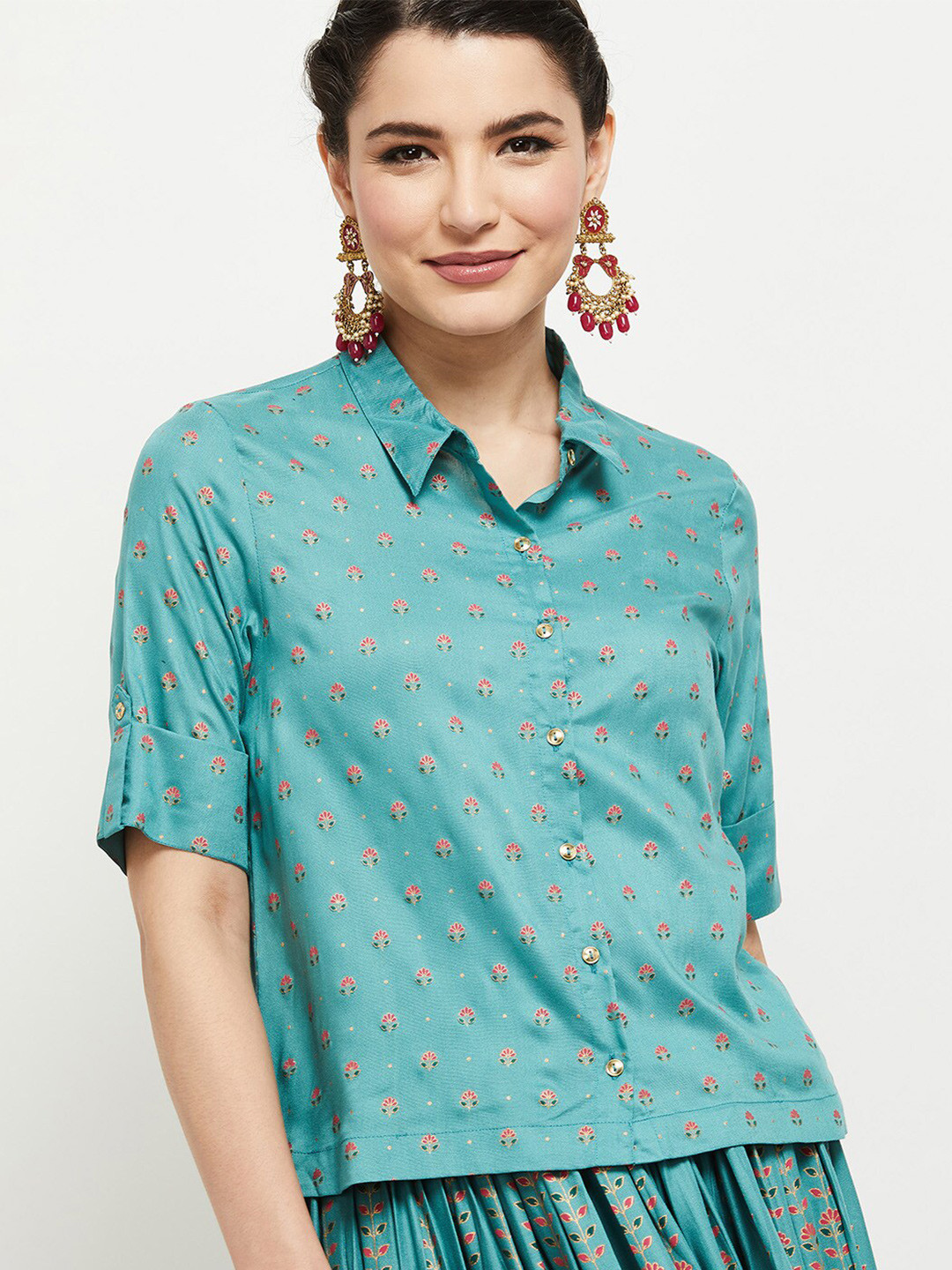 

max Women Blue Floral Printed Casual Shirt