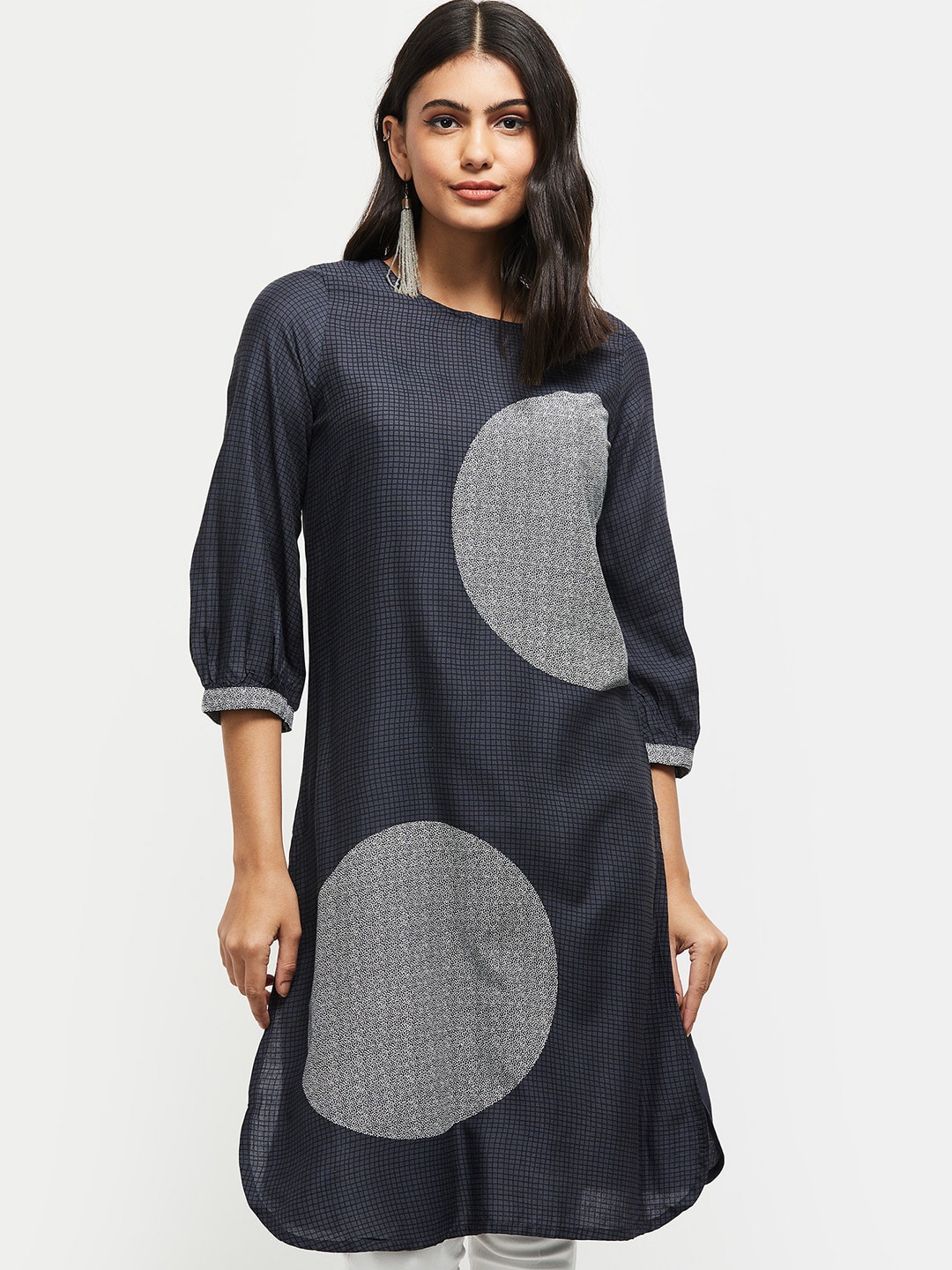 

max Women Blue Geometric Thread Work Kurta