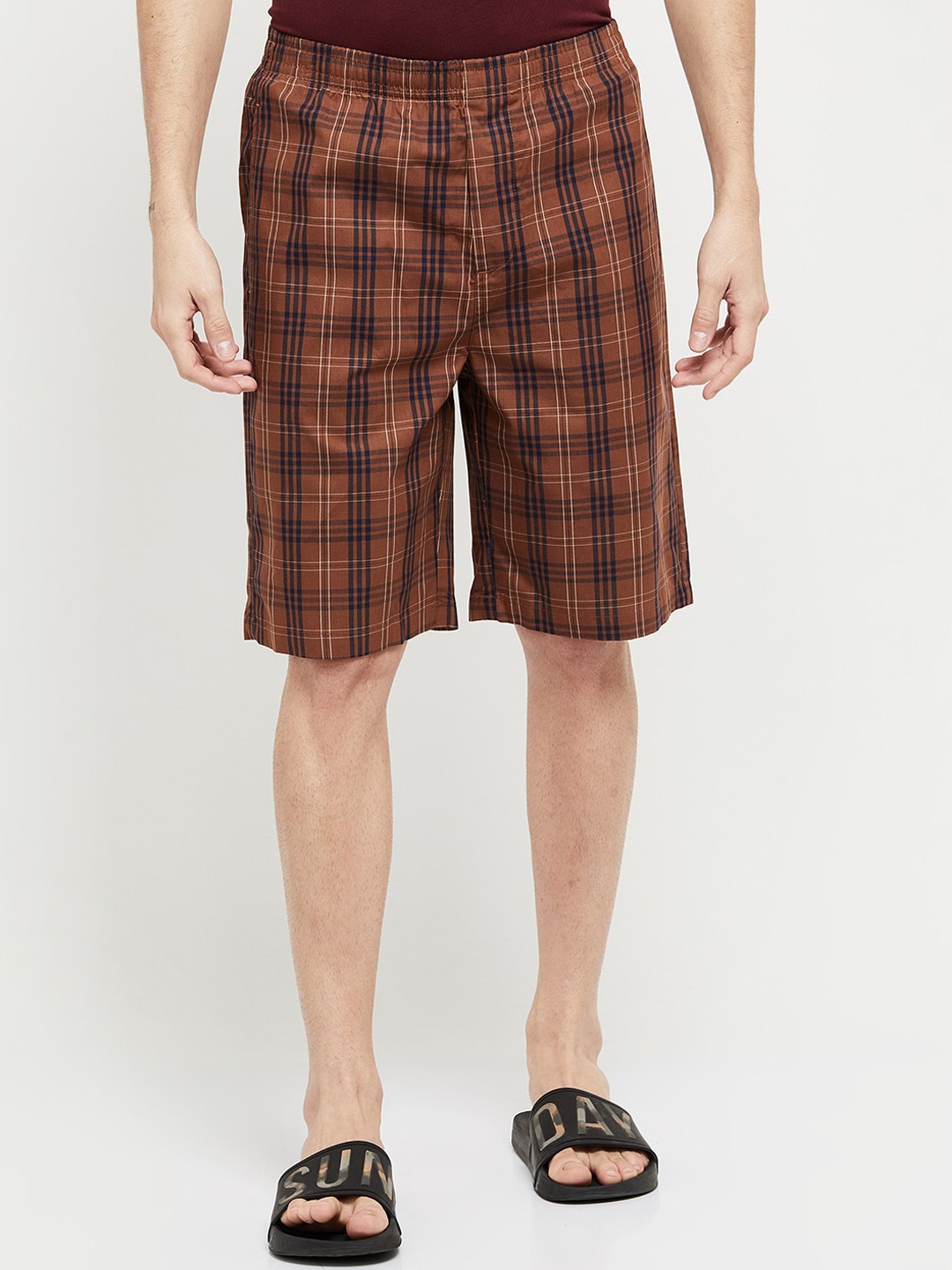 

max Men Brown Checked Shorts
