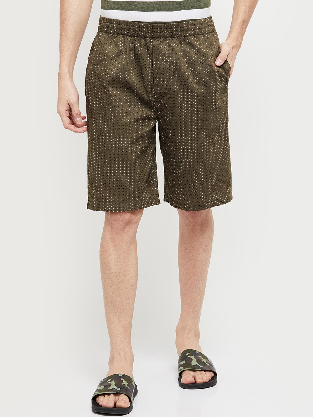 

max Men Olive Green Shorts