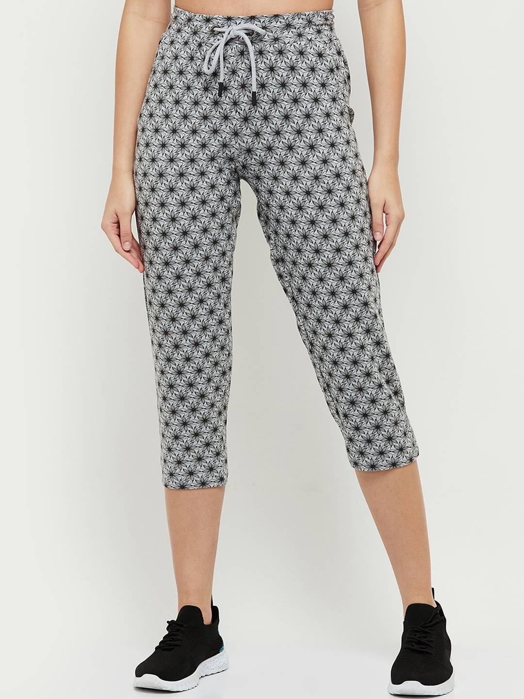 

max Women Grey Melange & Black Printed Stretchable Capris