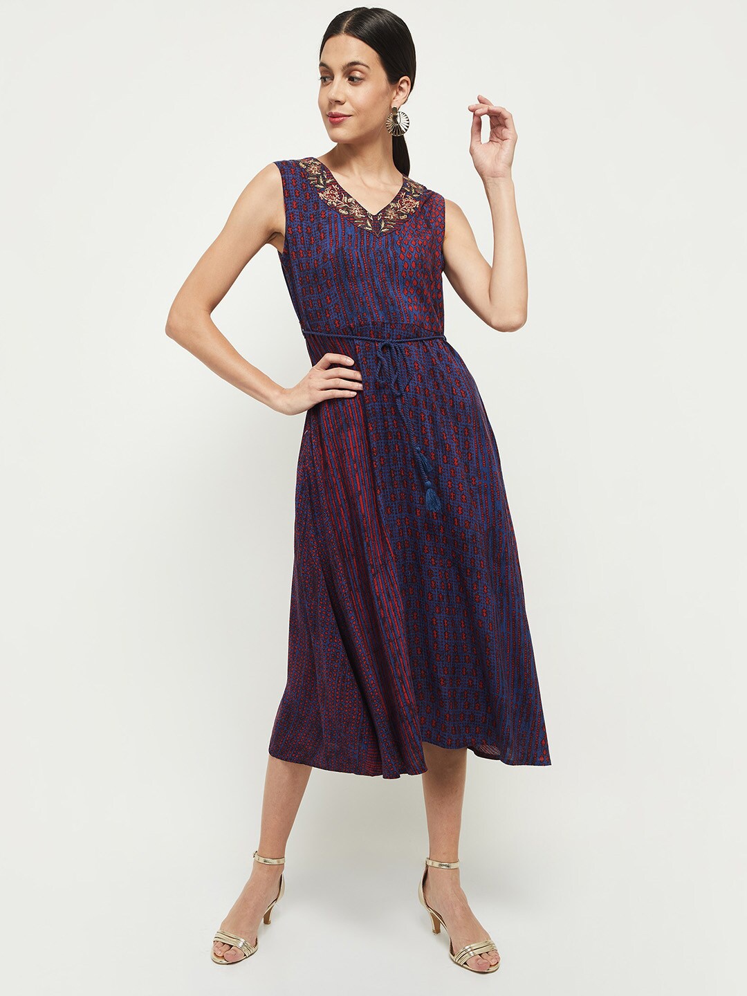 

max Navy Blue Midi Dress