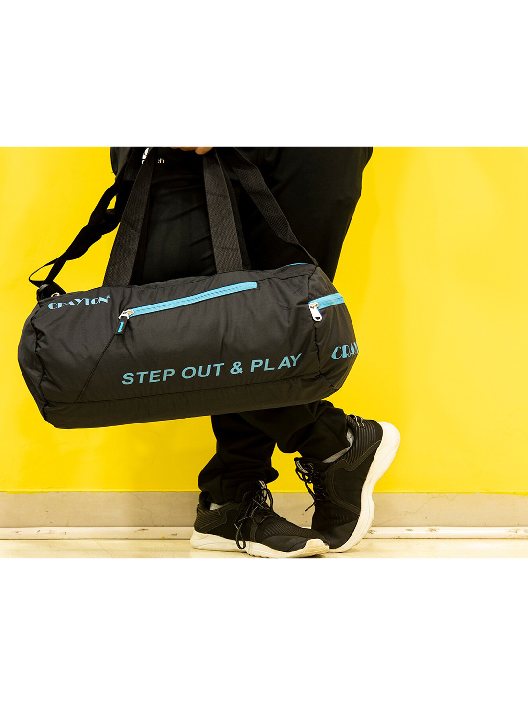 

CRAYTON Black & Blue Printed Duffel Bag