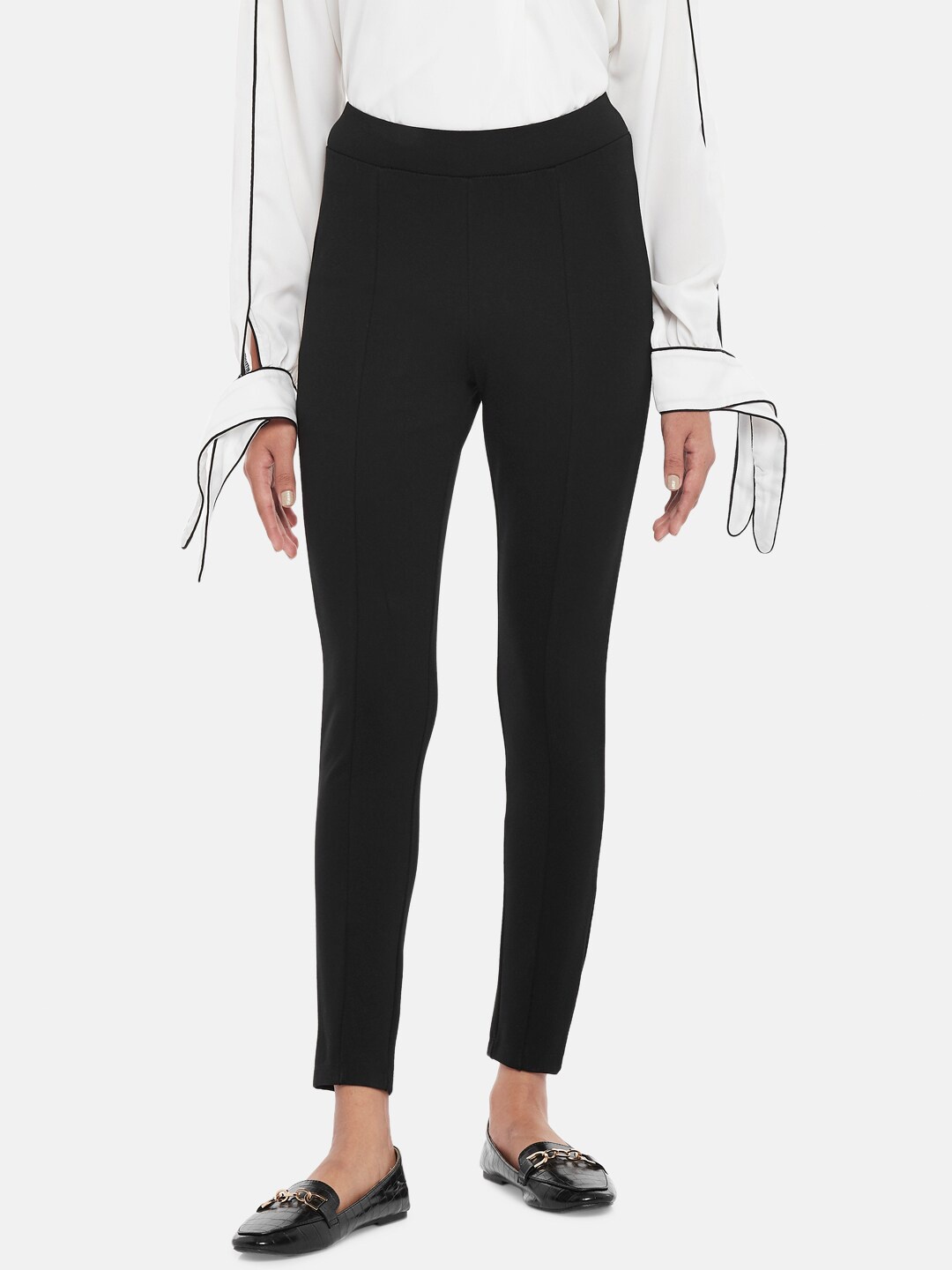 

Annabelle by Pantaloons Women Black Solid Slim-Fit Treggings