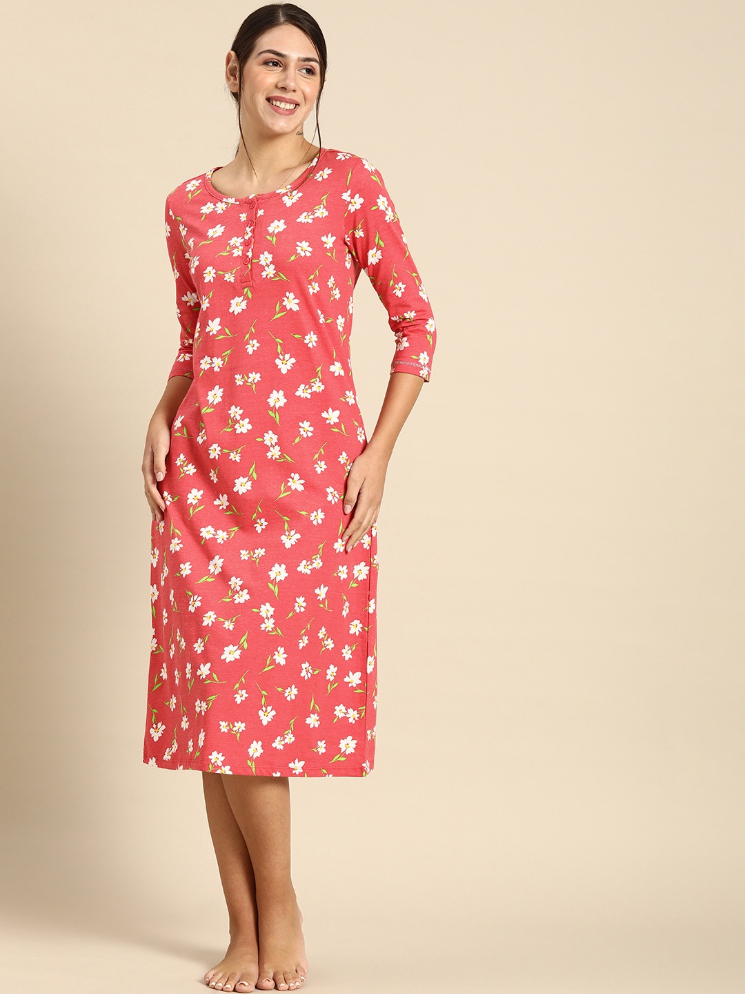 

Dreamz by Pantaloons Red Floral Printed Nightdress