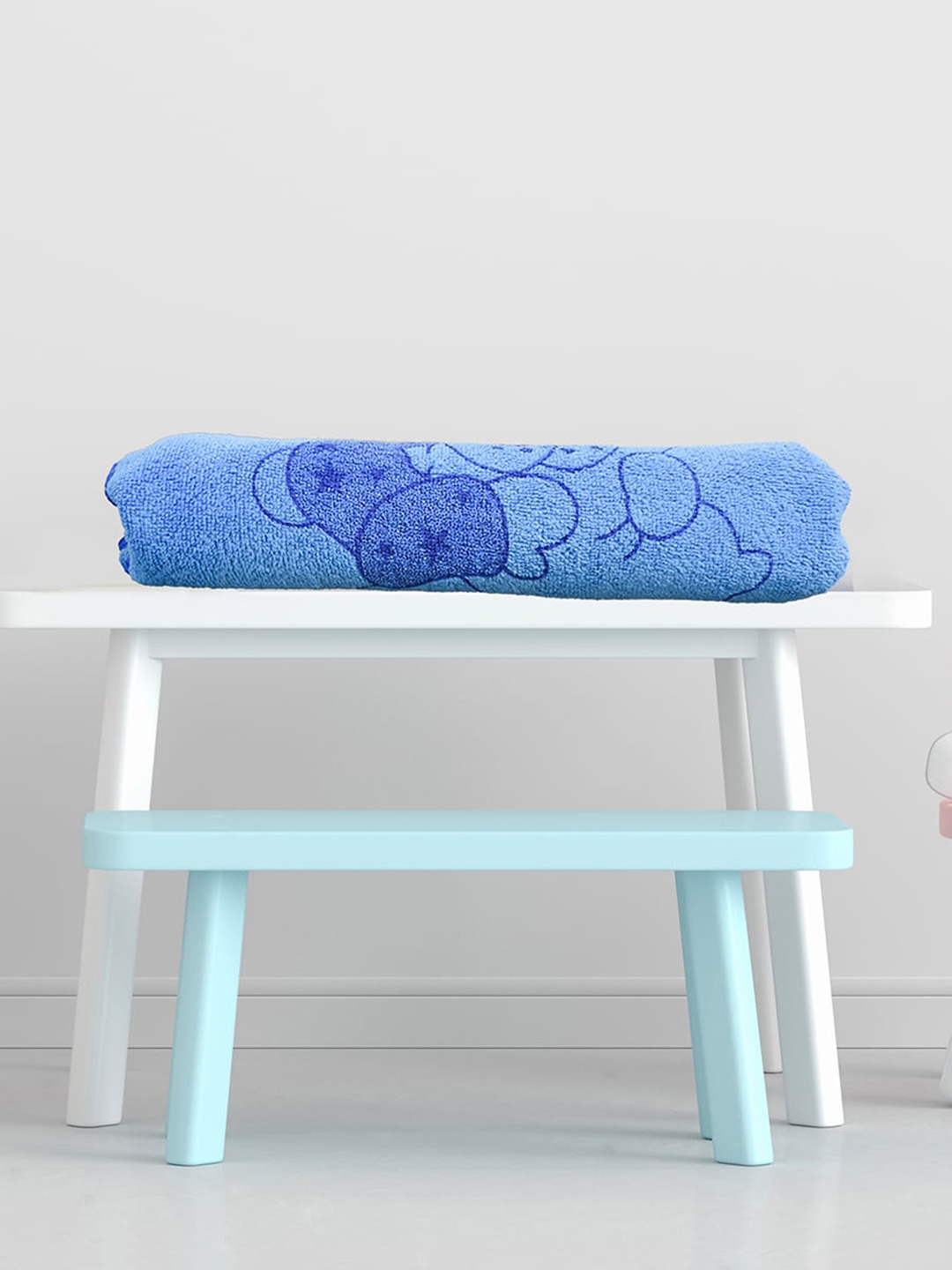 

The Little Lookers Kids Blue Printed 354 GSM Bath Towel