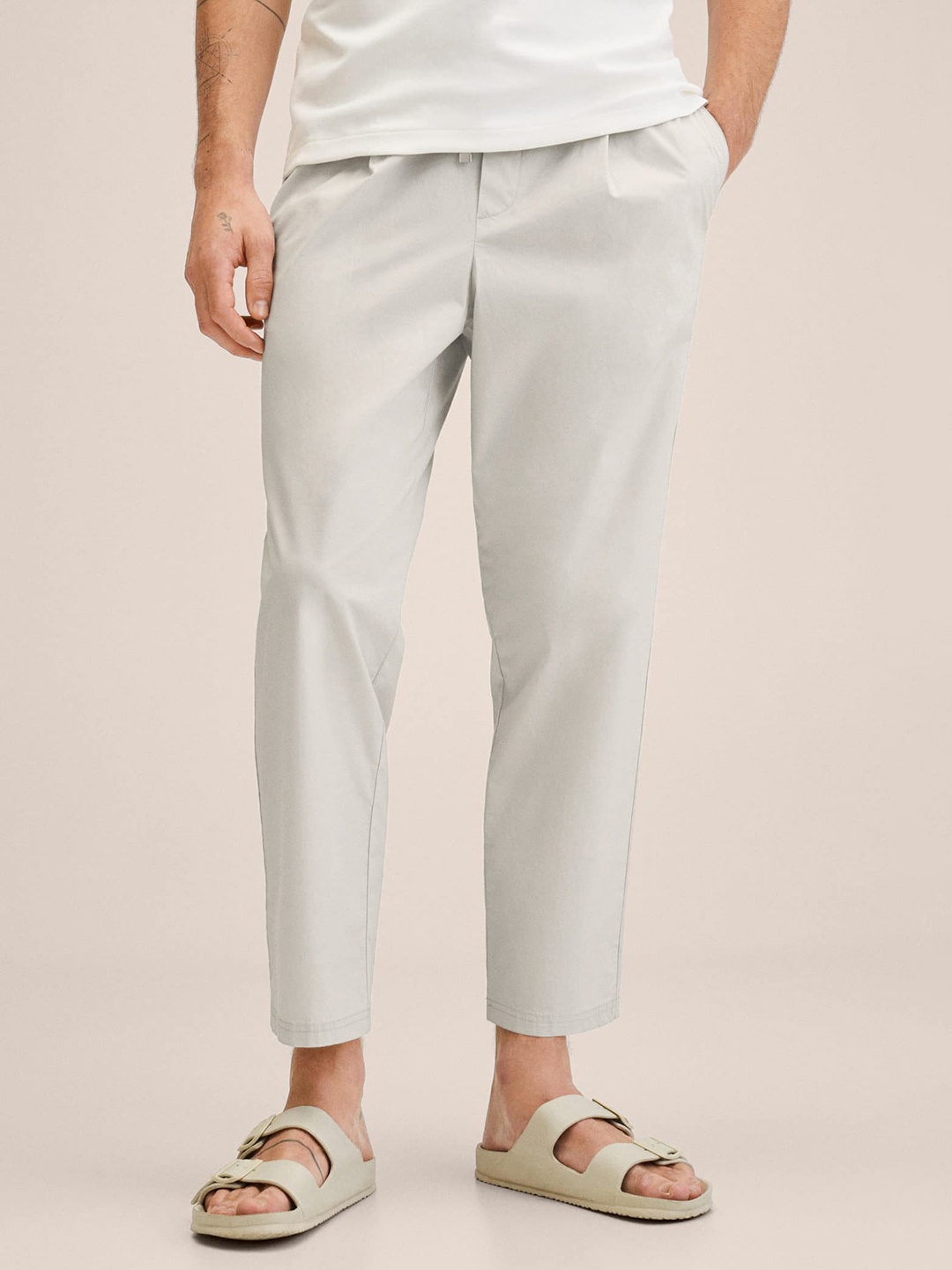 

MANGO MAN Men Taupe Solid Trousers