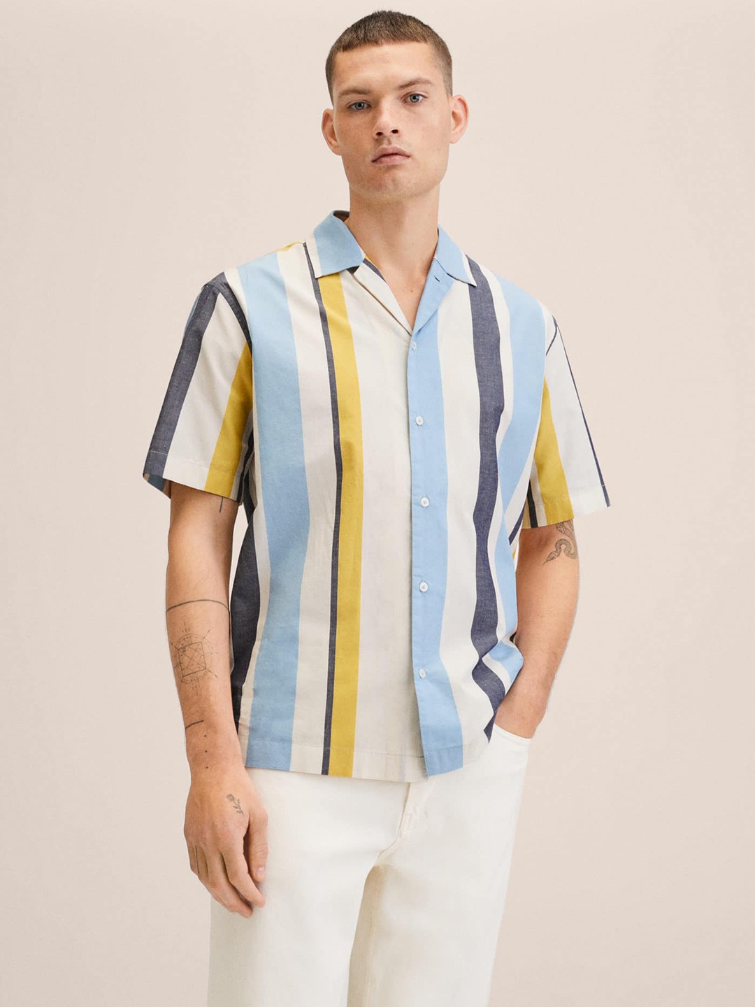

MANGO MAN Men Blue Colourblocked Cotton-Linen Casual Relaxed Fit Shirt