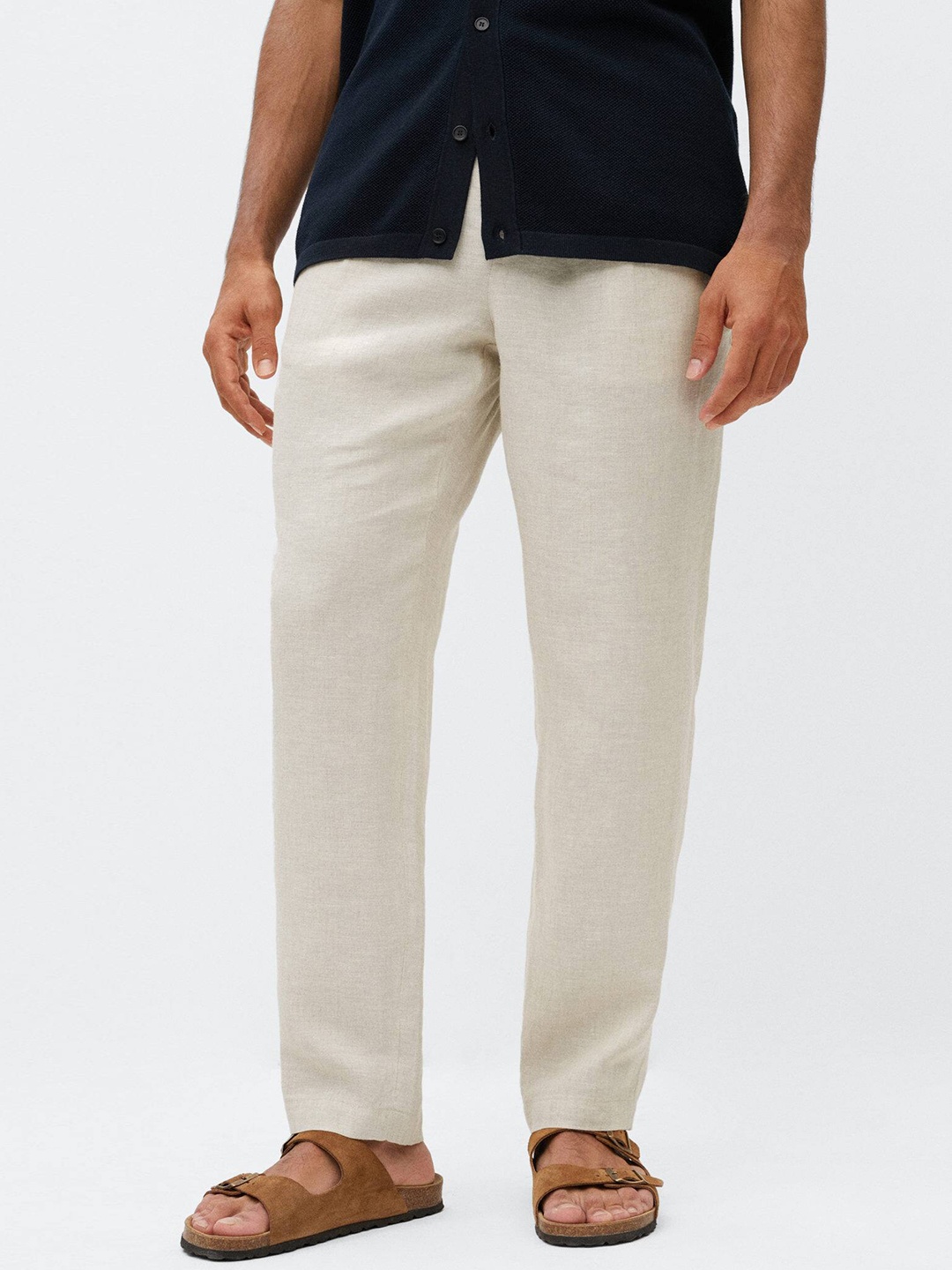 

MANGO MAN Men Beige Pure Linen Solid Pleated Trousers