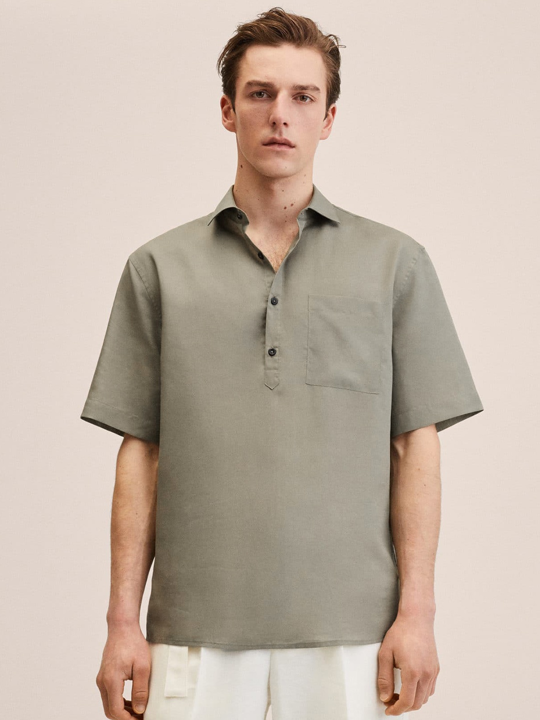 

MANGO MAN Olive Green Solid Casual Shirt