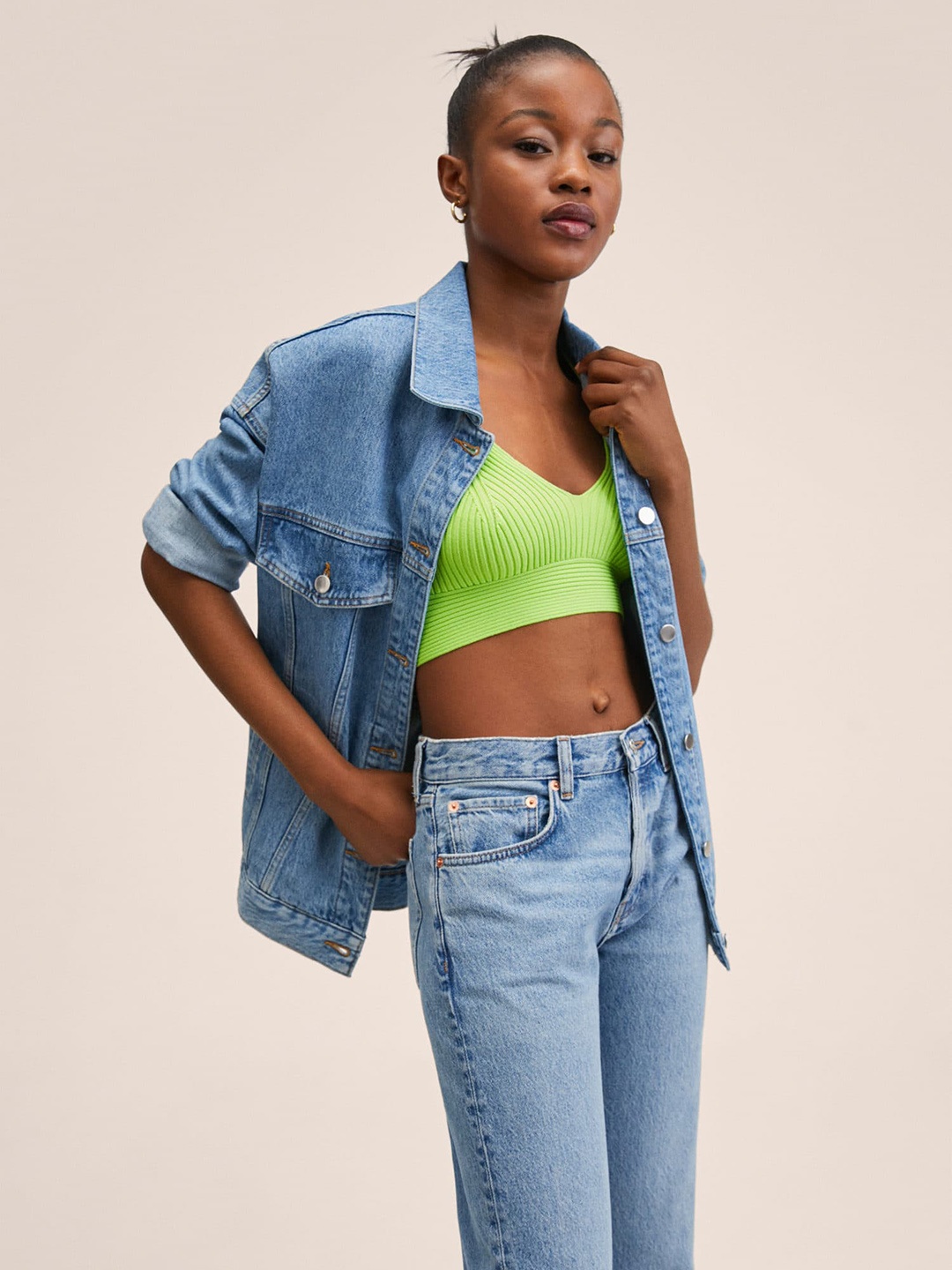 

MANGO Green Solid Sweetheart Neck Styled Back Crop Top