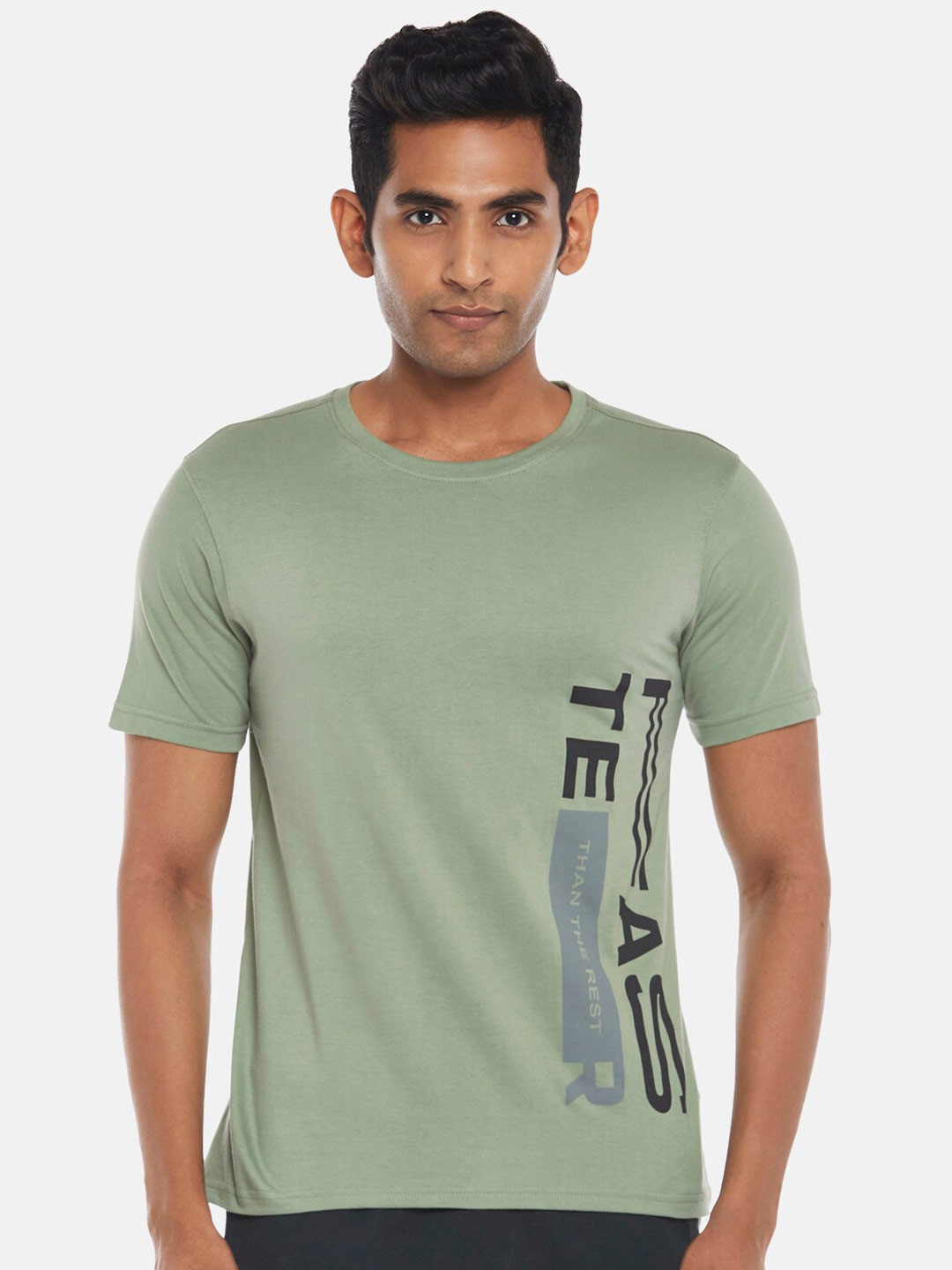 

Ajile by Pantaloons Men Green Typography Printed Applique Slim Fit T-shirt