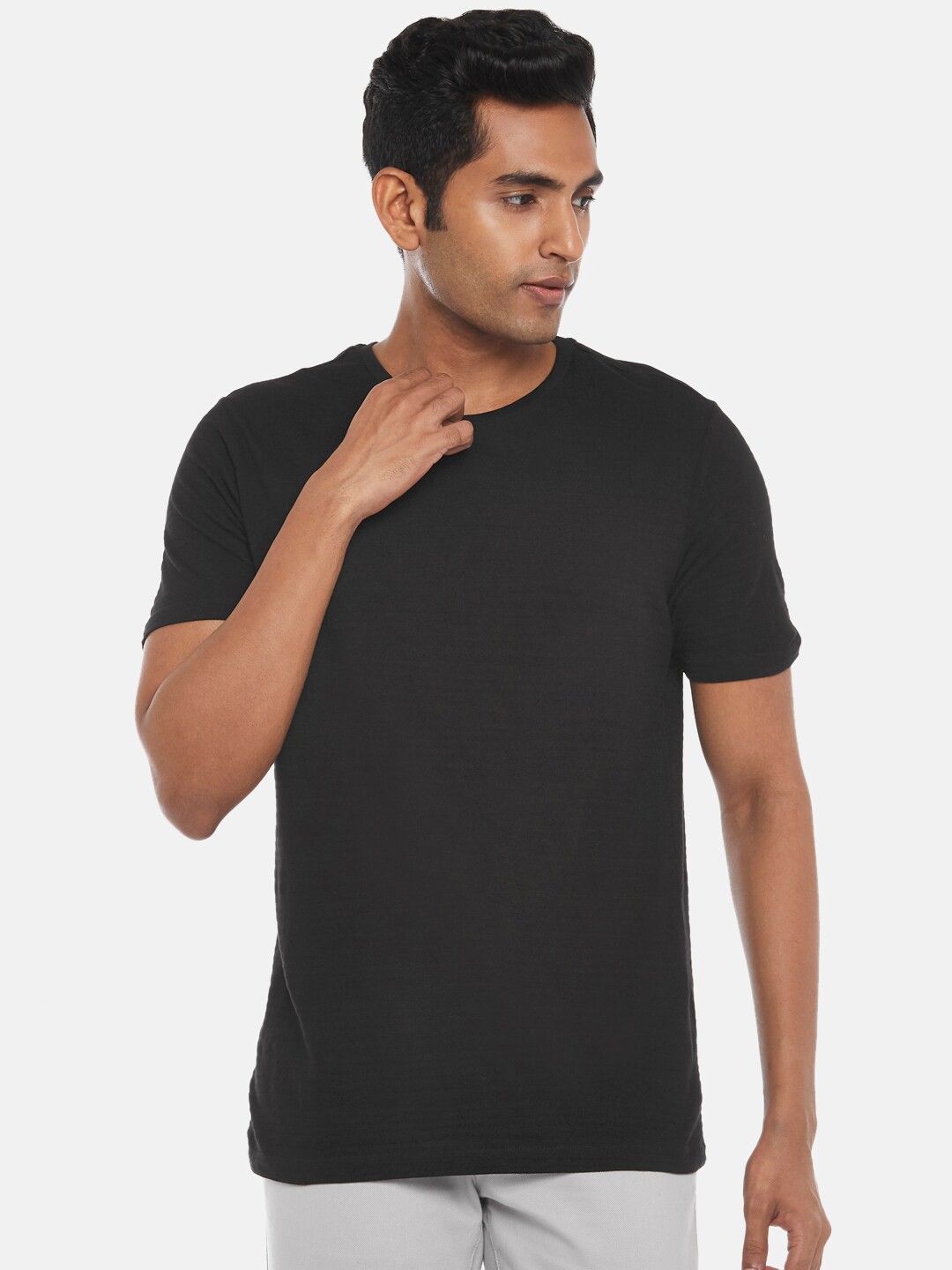 

BYFORD by Pantaloons Men Black Henley Neck Slim Fit T-shirt