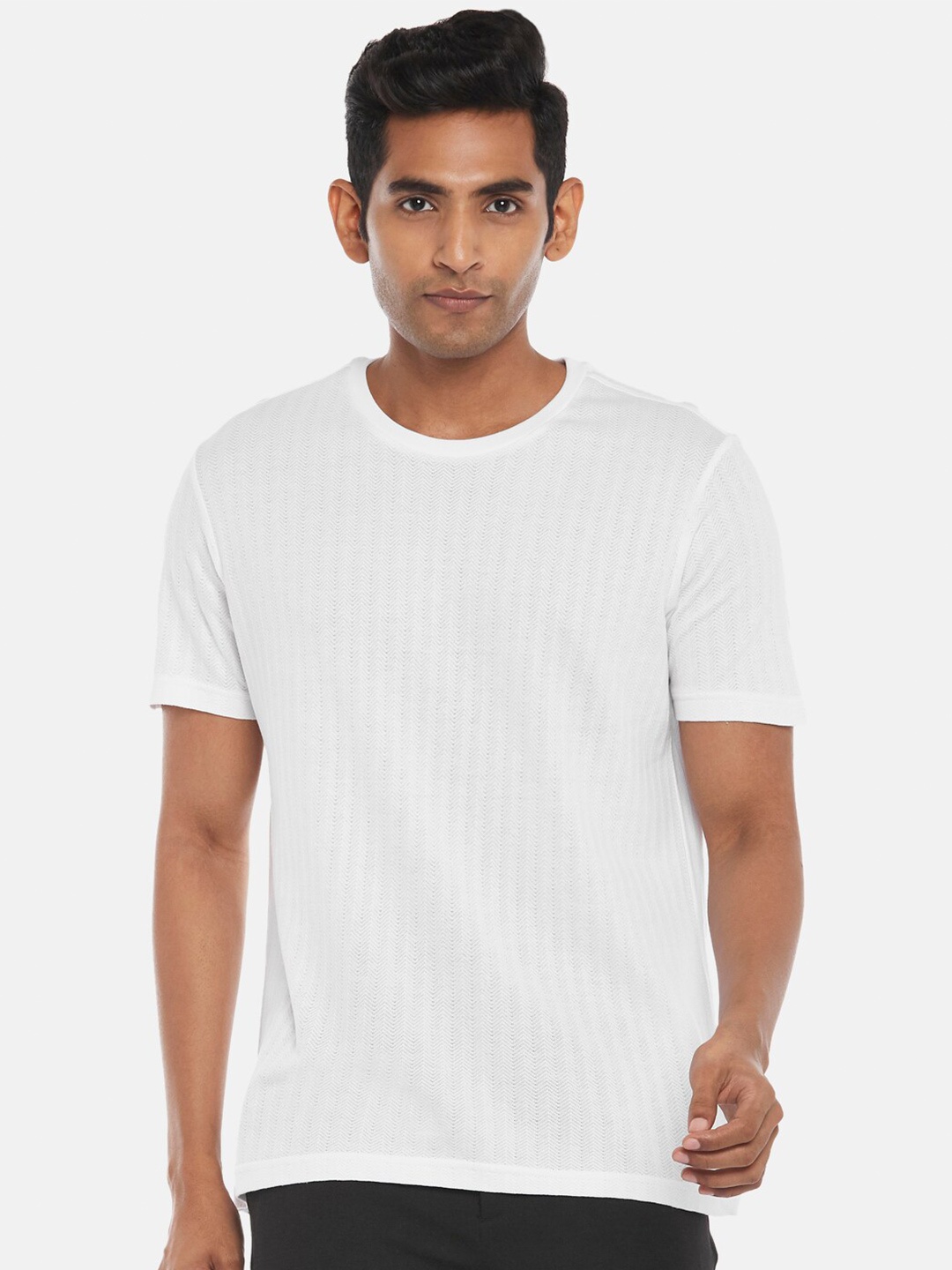 

BYFORD by Pantaloons Men White Raw Edge Slim Fit T-shirt