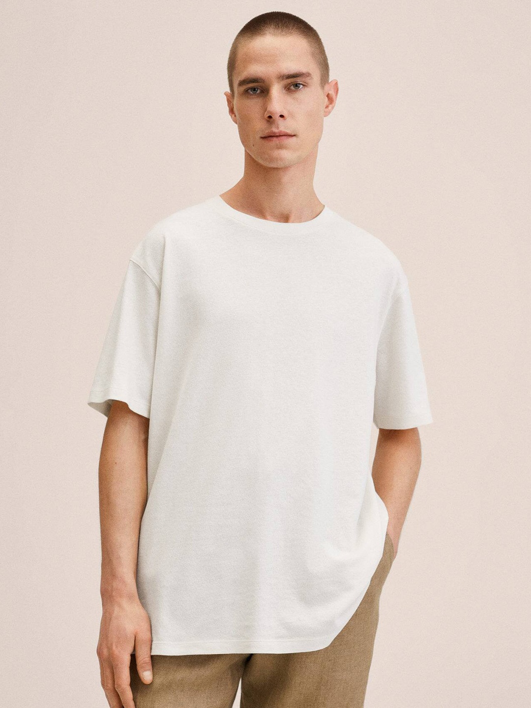 

MANGO MAN Men White Cotton-Linen Drop-Shoulder Sleeves T-shirt