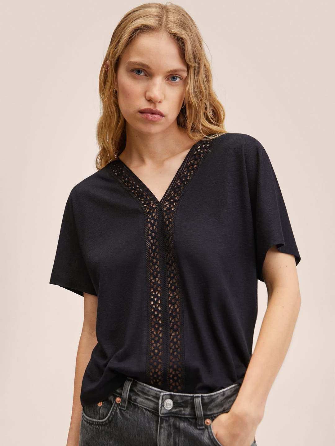 

MANGO Black Solid Extended Sleeves Top