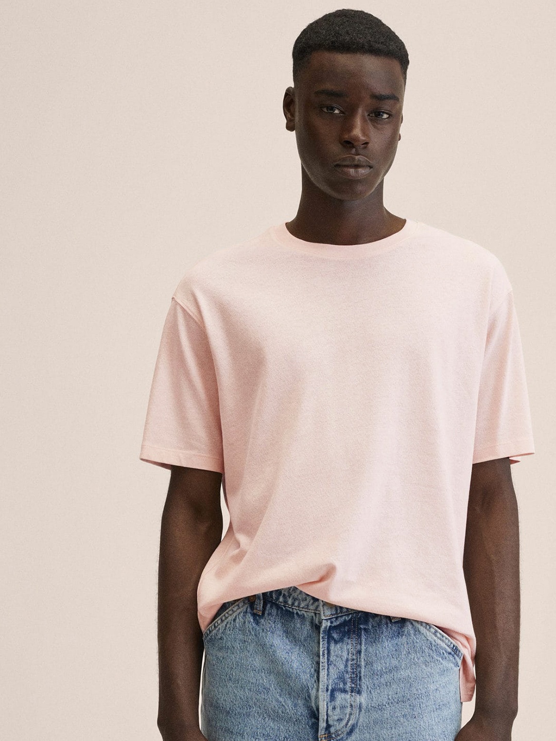 

MANGO MAN Men Pink Cotton Linen Solid T-shirt