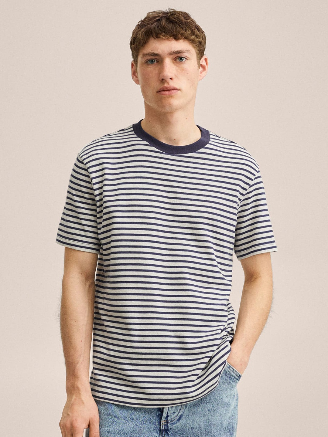 

MANGO MAN Men Navy Blue & Off White Striped Drop-Shoulder Sleeves Pure Cotton T-shirt