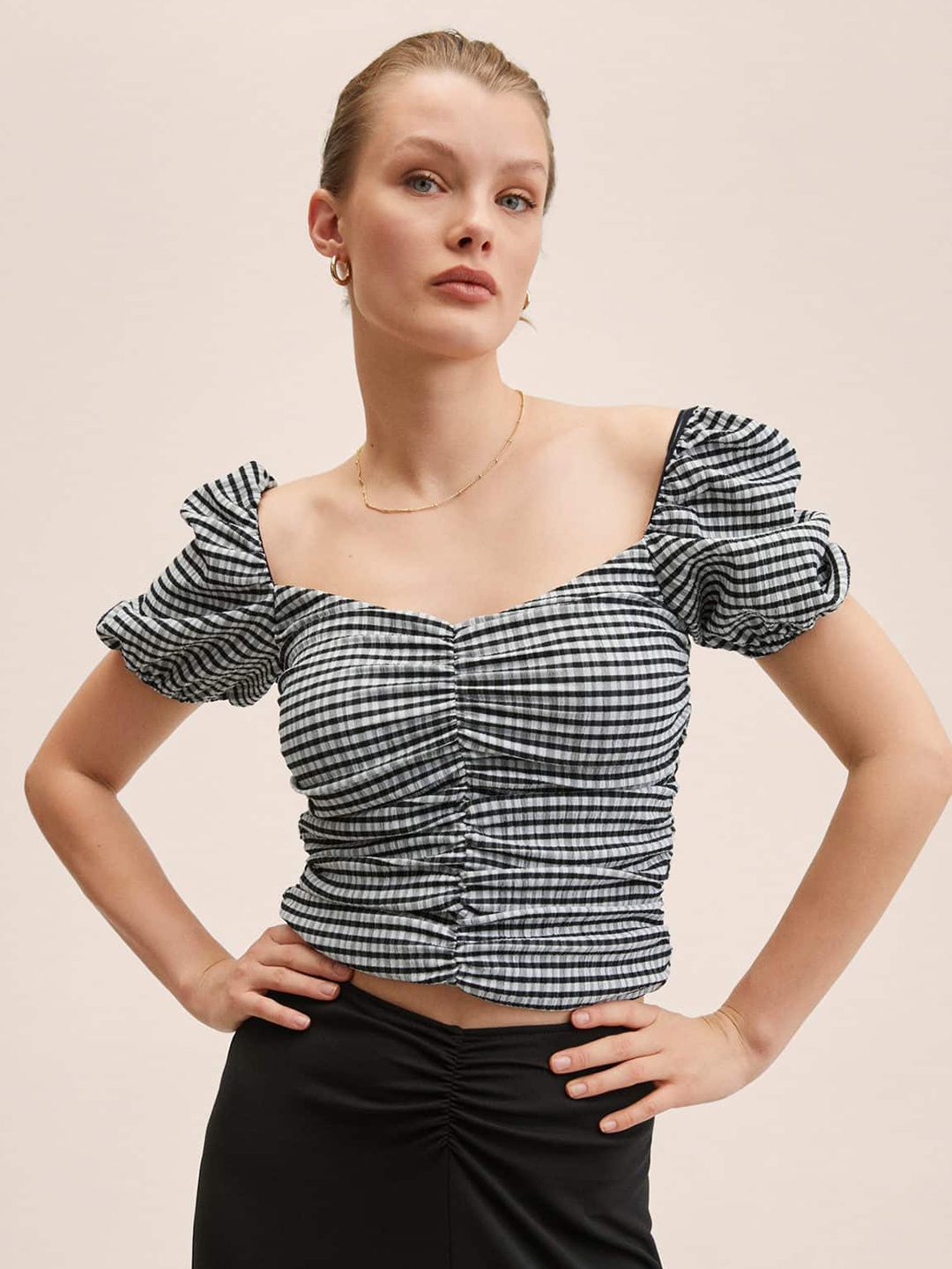 

MANGO Black & White Checked Ruched Sweetheart Neck Crop Top