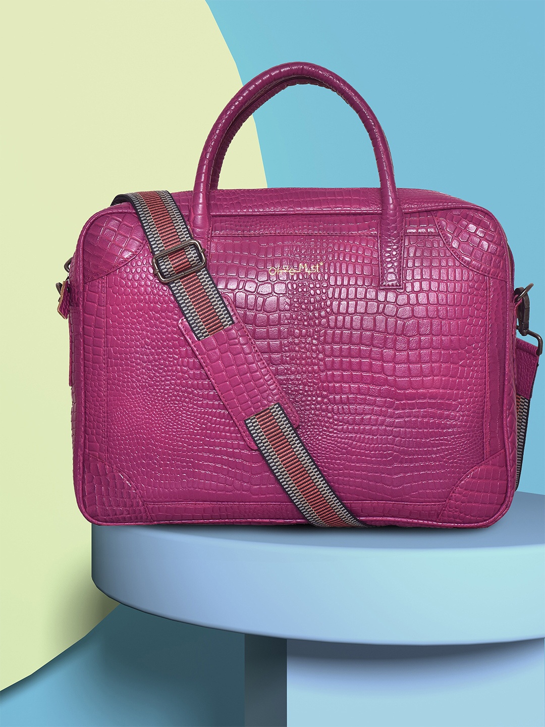 

OLIVE MIST Unisex Burgundy Textured Leather Laptop Bag