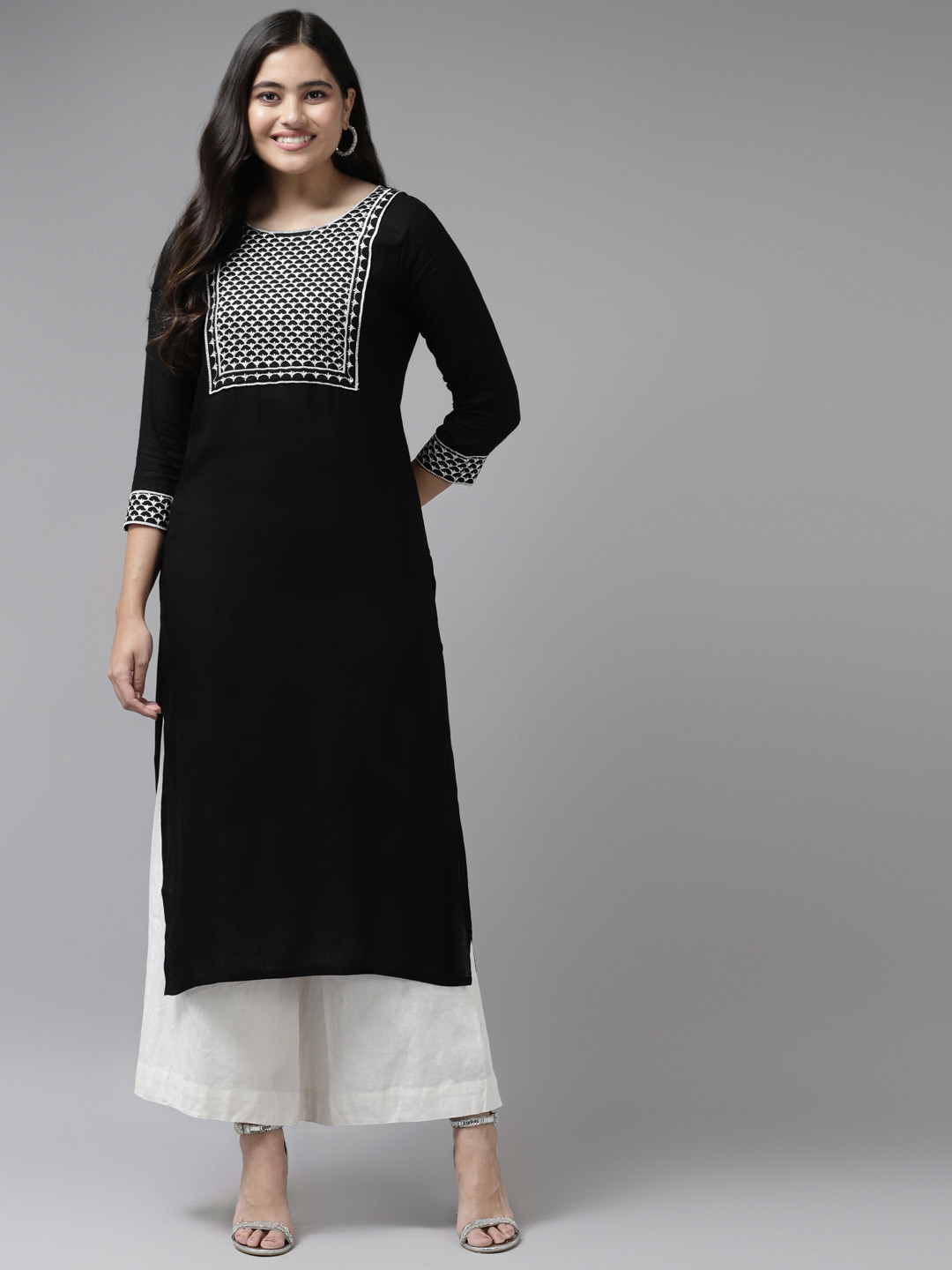 

Yufta Women Black Embroidered Kurta