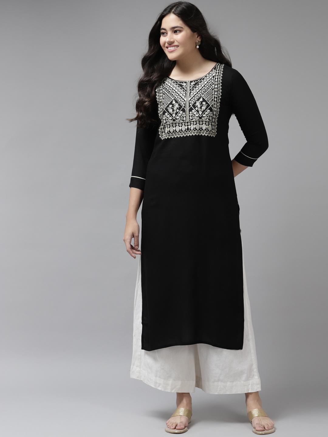 

Yufta Women Black & White Ethnic Motifs Embroidered Kurta