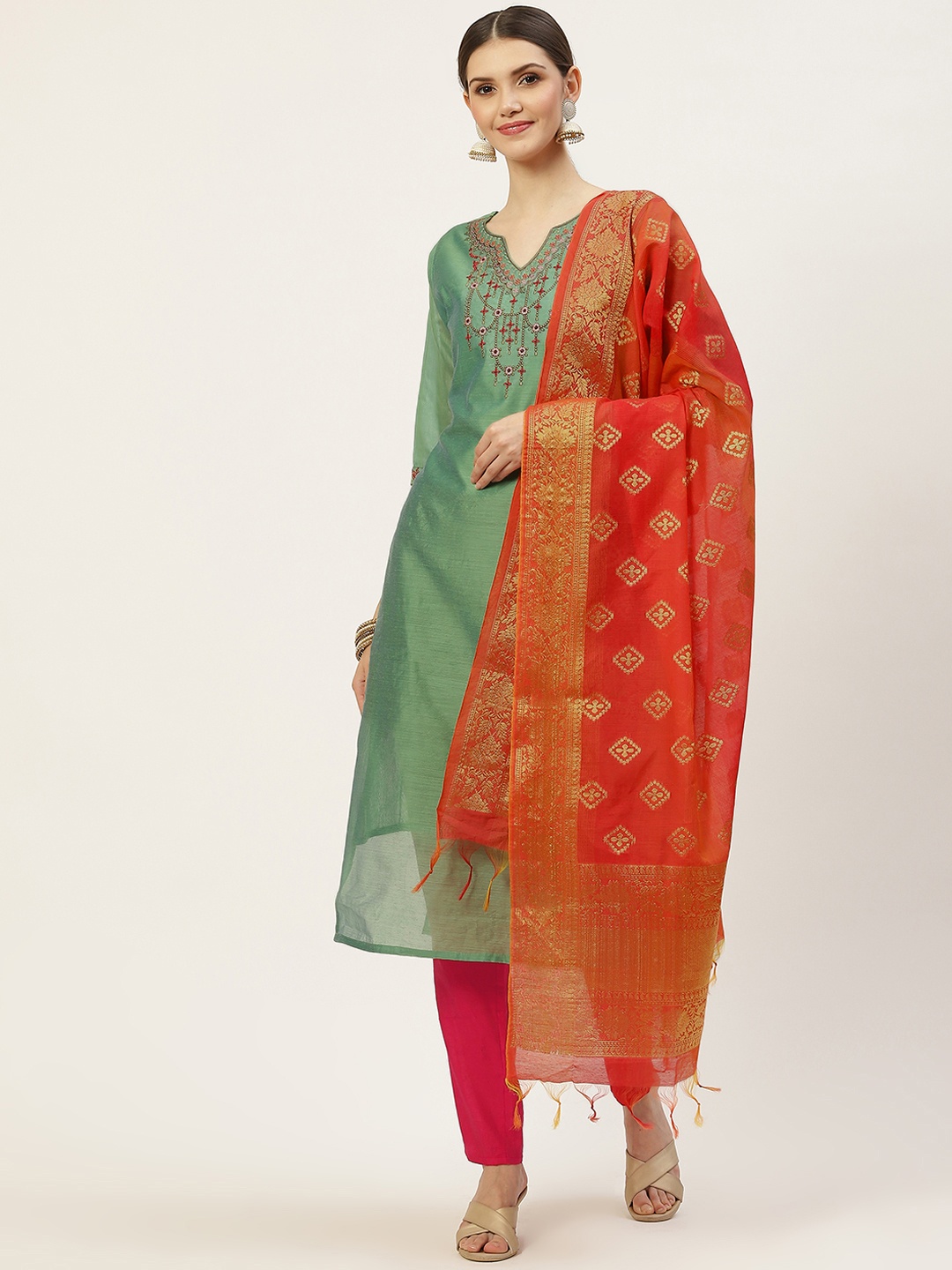 

SWAGG INDIA Women Green Ethnic Embroidered Chanderi Silk Kurta with Trousers & Dupatta
