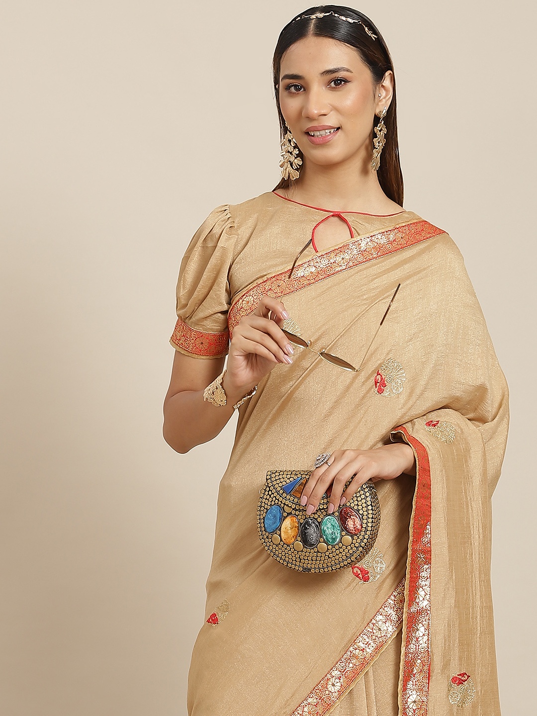 

KALINI Beige & Orange Floral Pure Georgette Maheshwari Saree
