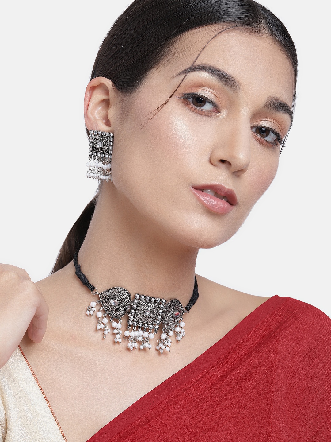 

Kord Store Silver-Plated & White Oxidized Beaded Choker Jewellery Set