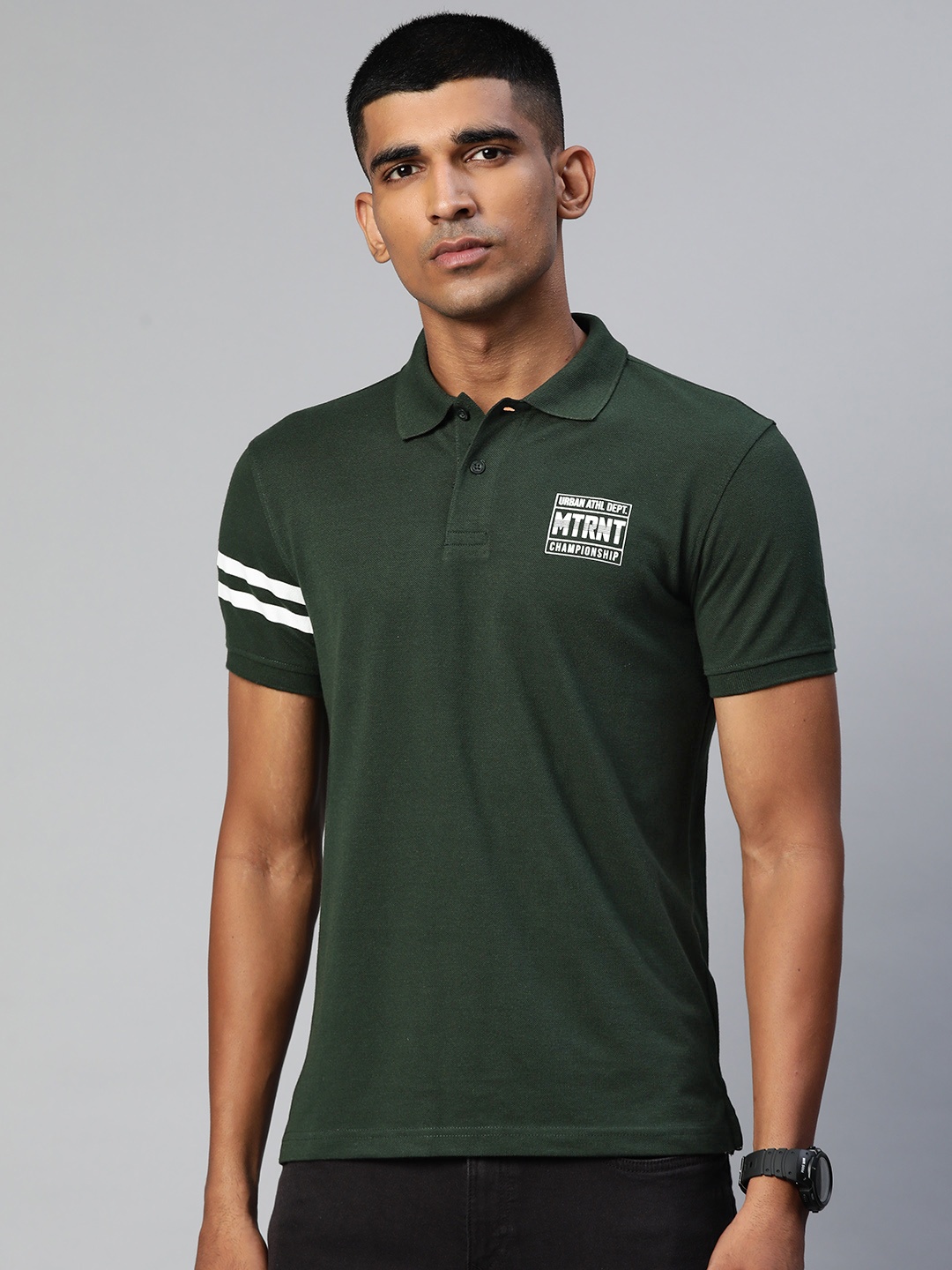 

Metronaut Men Green Solid Polo Collar T-shirt