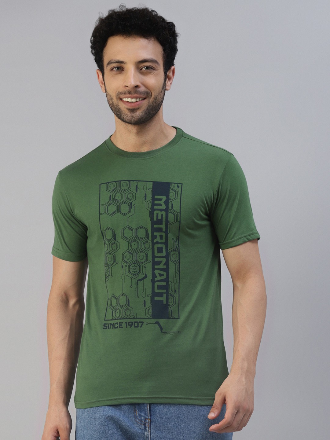 

Metronaut Men Green Typography Printed T-shirt