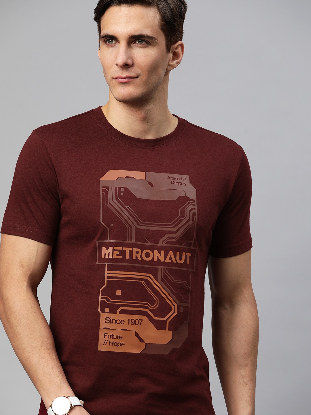 

Metronaut Men Maroon Brand Logo Graphic Printed T-shirt