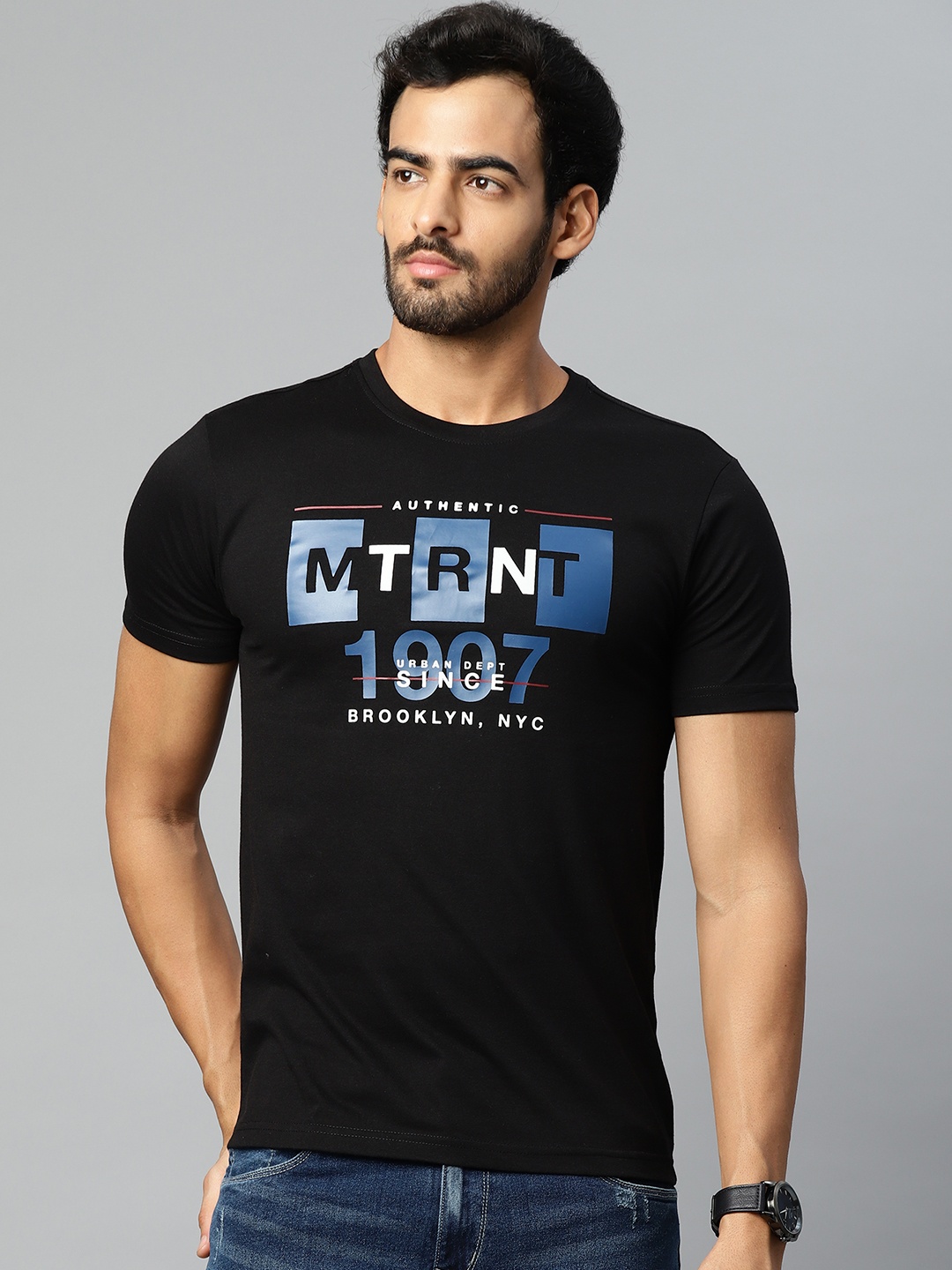 

Metronaut Men Black & Blue Typography Printed T-shirt
