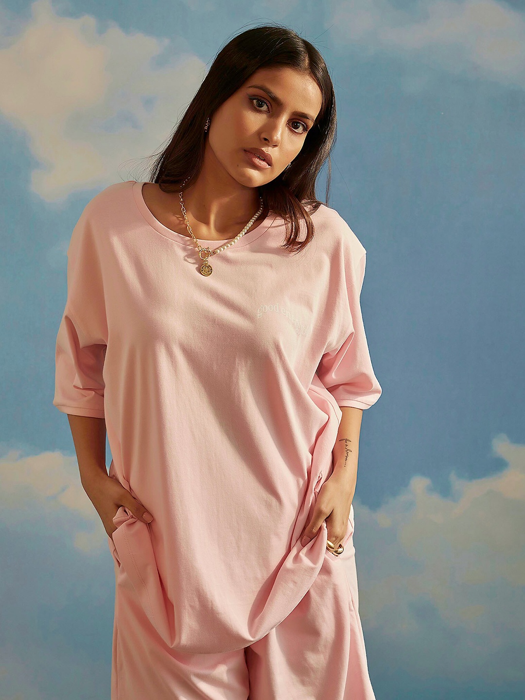 

THE CLOTHING FACTORY Women Pink & macaroon Printed V-Neck Extended Sleeves T-shirt