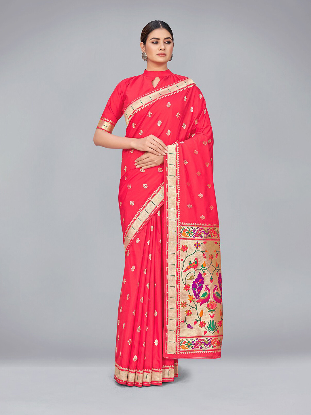

MONJOLIKA FASHION Pink & Gold-Toned Woven Design Zari Silk Blend Banarasi Saree
