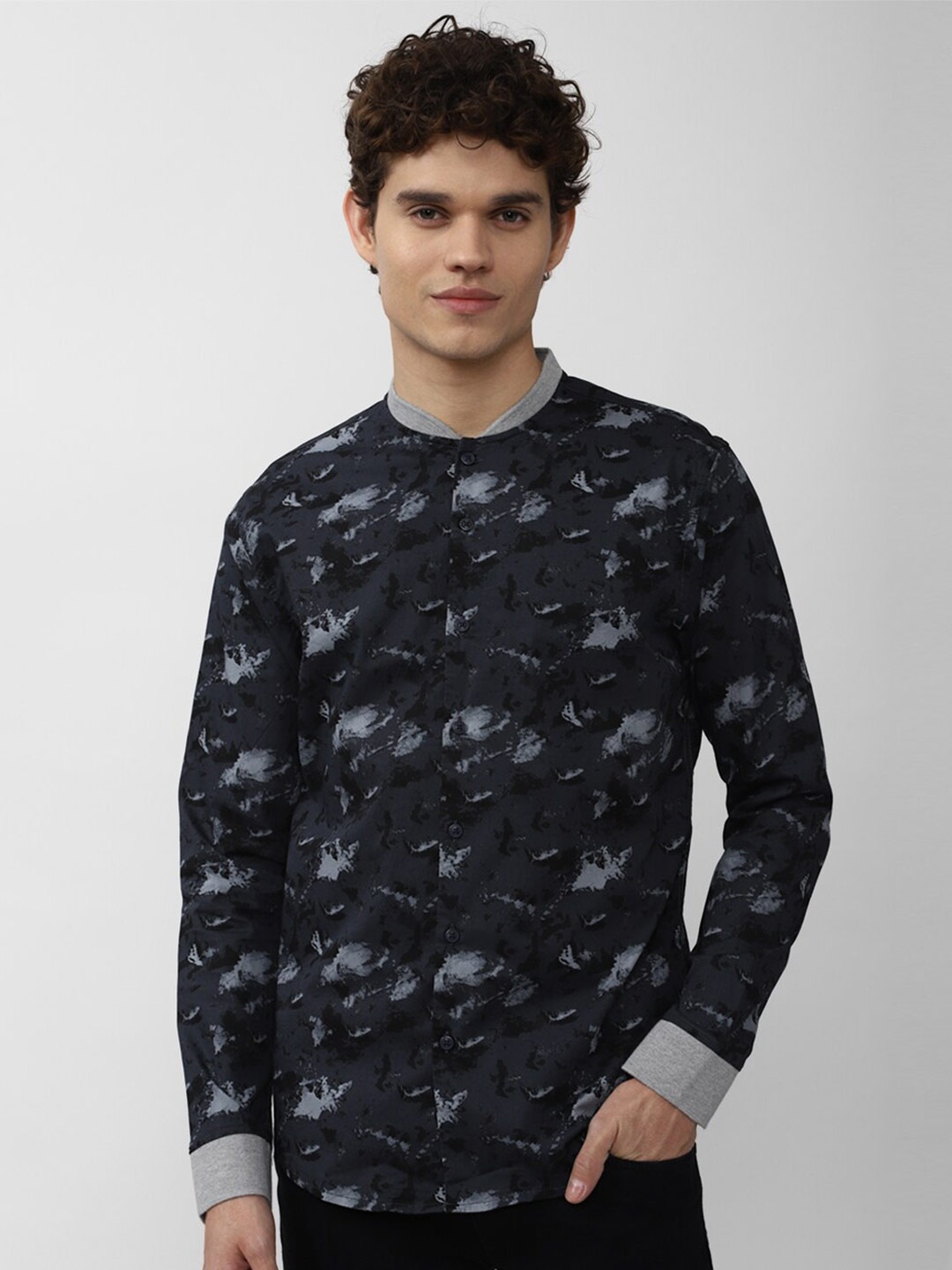 

FOREVER 21 Men Grey Floral Printed Casual Shirt