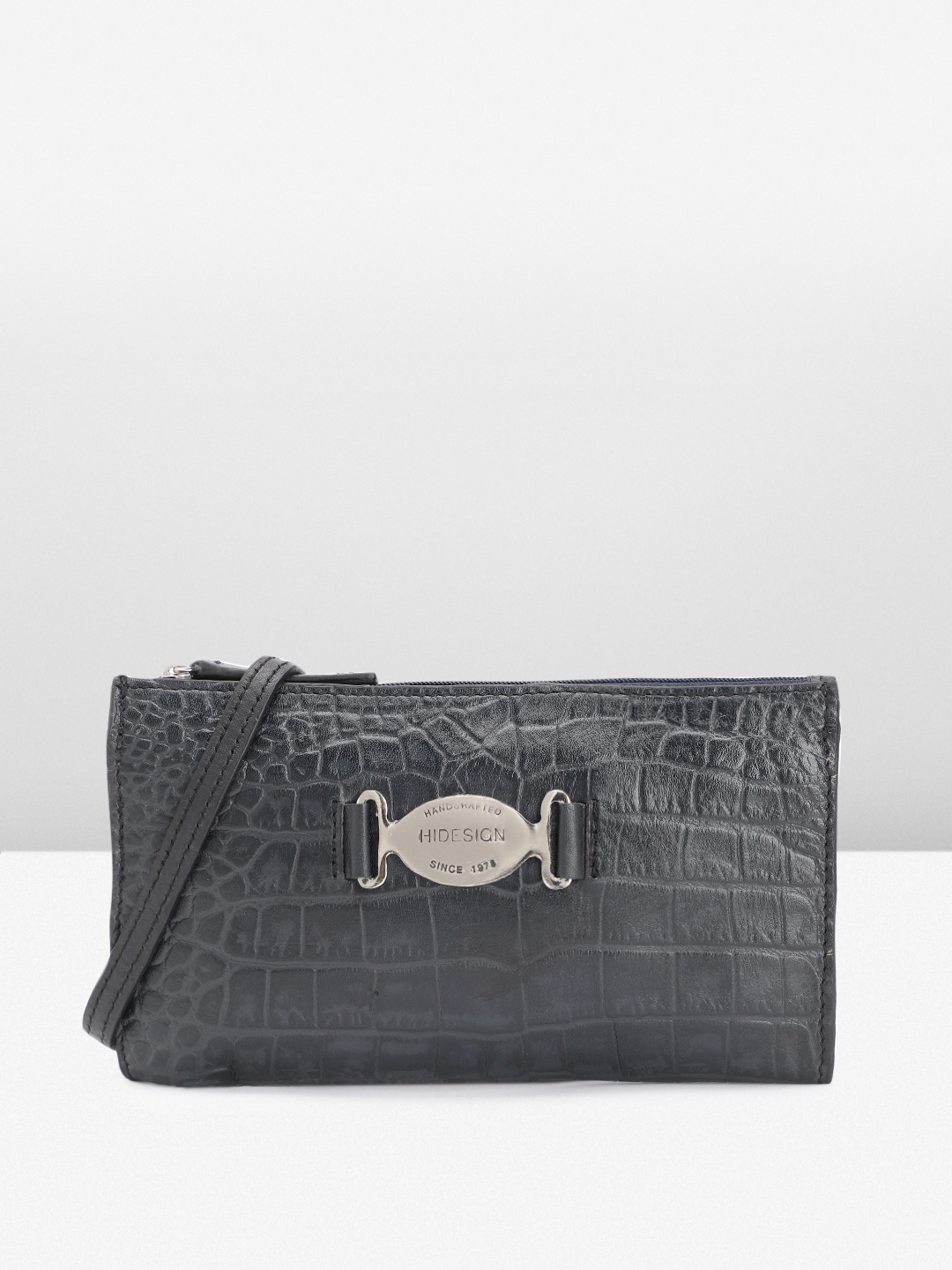 

Hidesign Women Textured Leather Zip Around Wallet, Navy blue