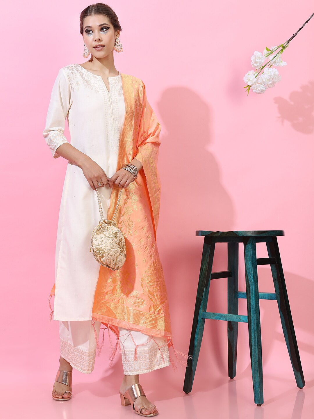 

Vishudh Women Cream-Coloured Ethnic Motifs Kurti with Palazzos & With Dupatta