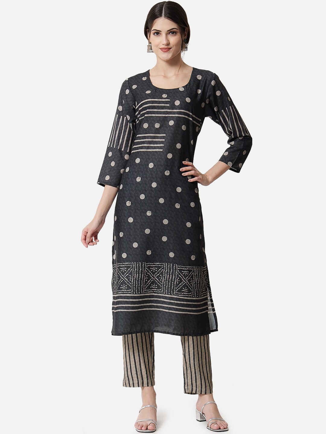 

Jansi Women Grey Printed Pleated Kurti with Trousers