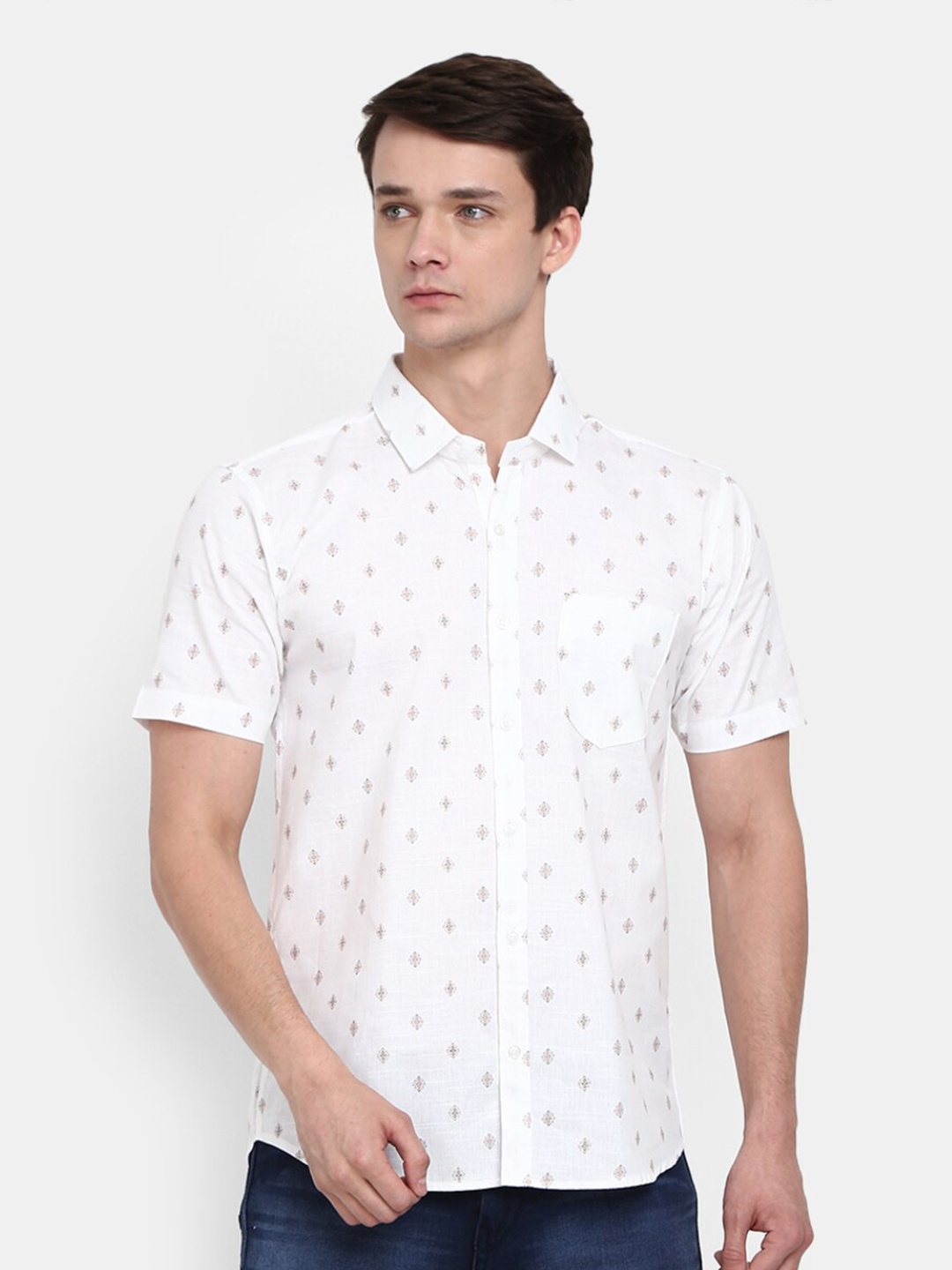 

V-Mart Men White Printed Casual Shirt