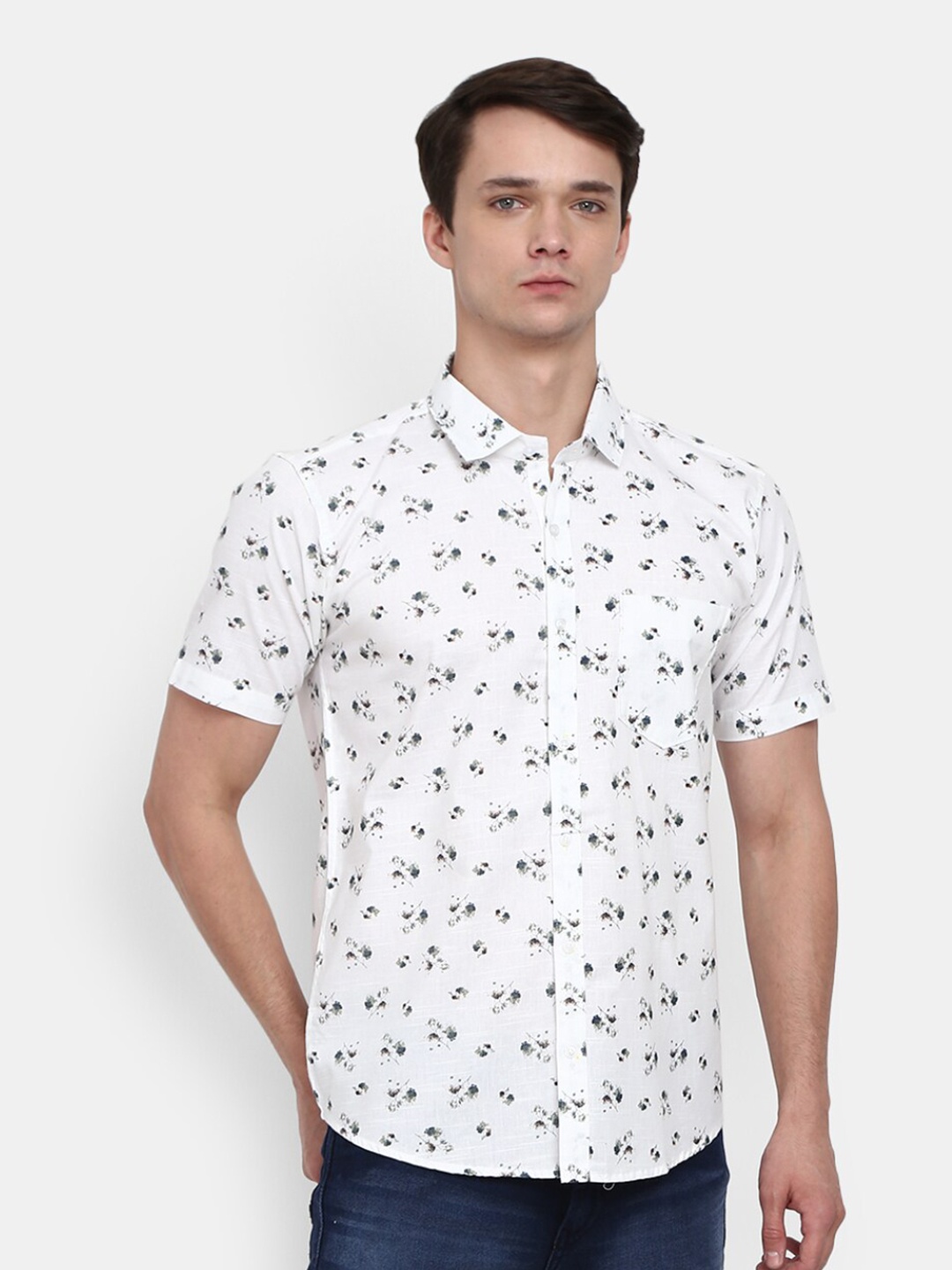 

V-Mart Men White Printed Casual Shirt