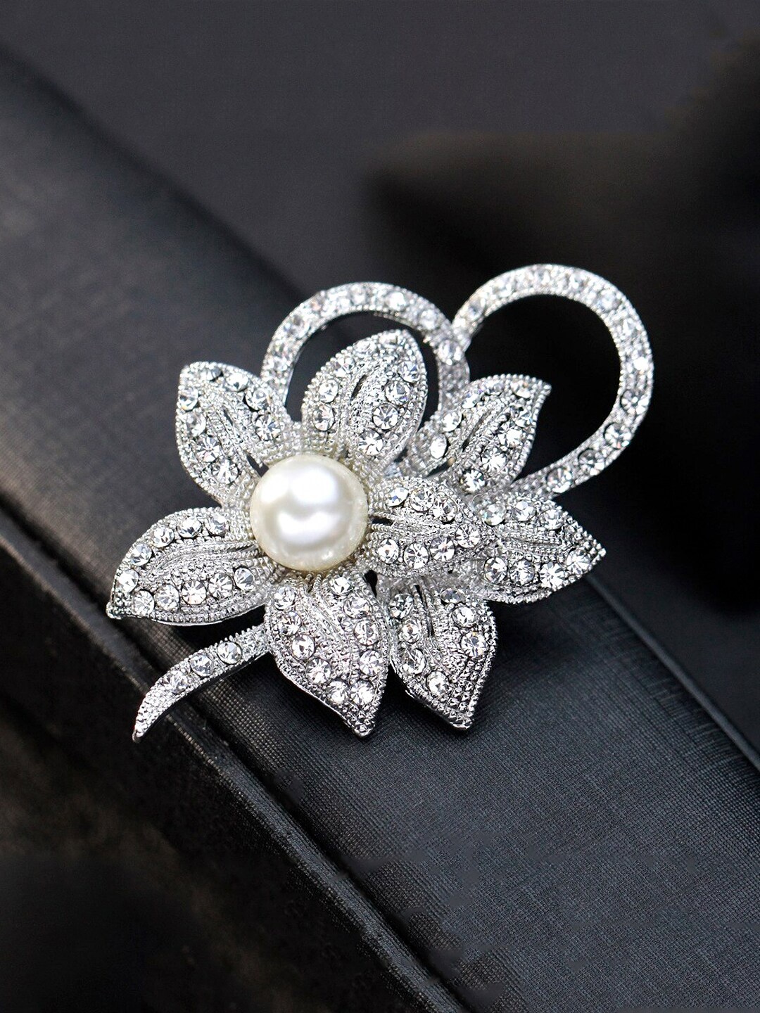 

Yellow Chimes Women Silver-Plated Pearl & Artificial Crystal Studded Floral-Shaped Brooch, White