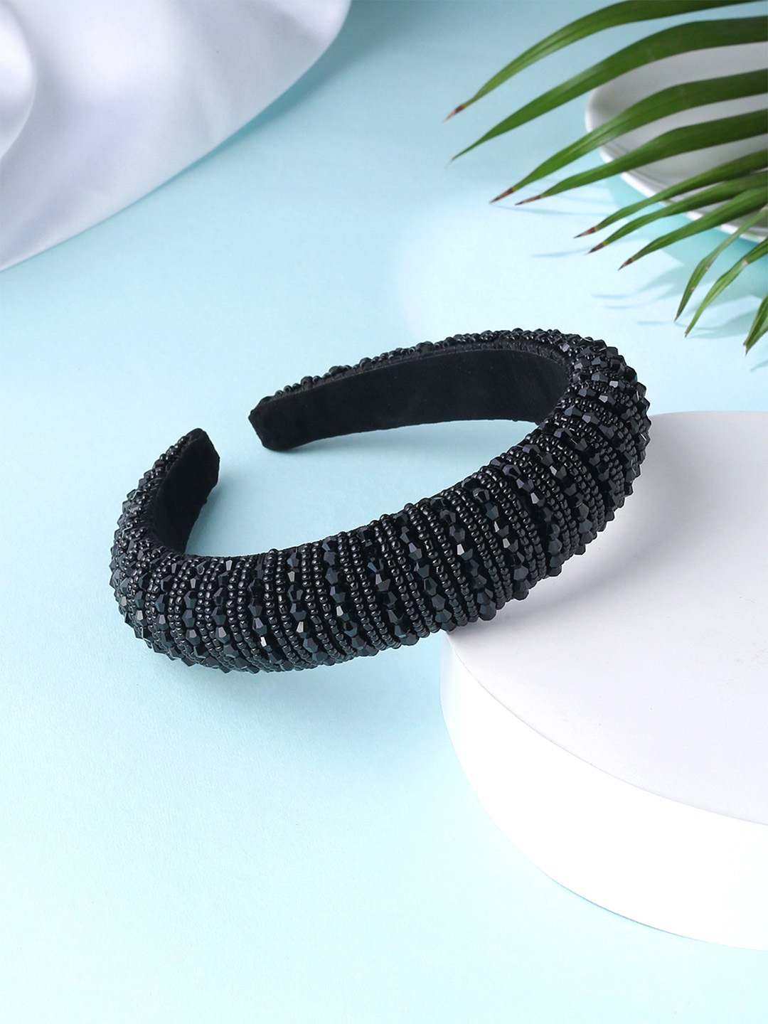

Yellow Chimes Women Black Hand Crafted Hairband