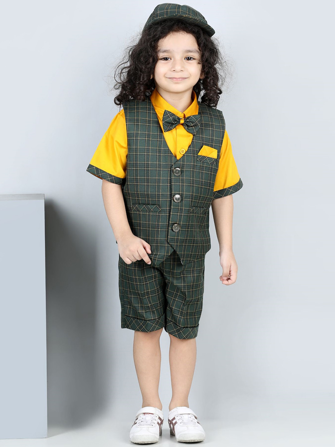 

Aj DEZInES Boys Printed Cotton Shirt Bow Shorts With Cap Suspenders Clothing Set, Green