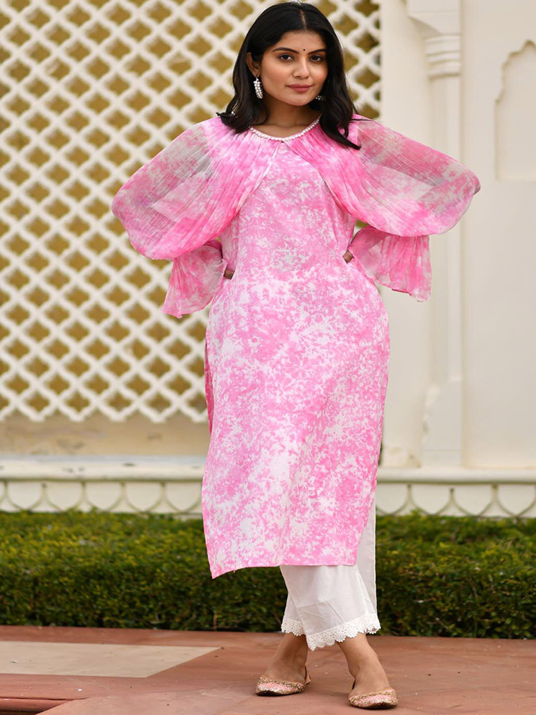 

mulmul.com Women Pink Dyed Pure Cotton Kurta with Trousers
