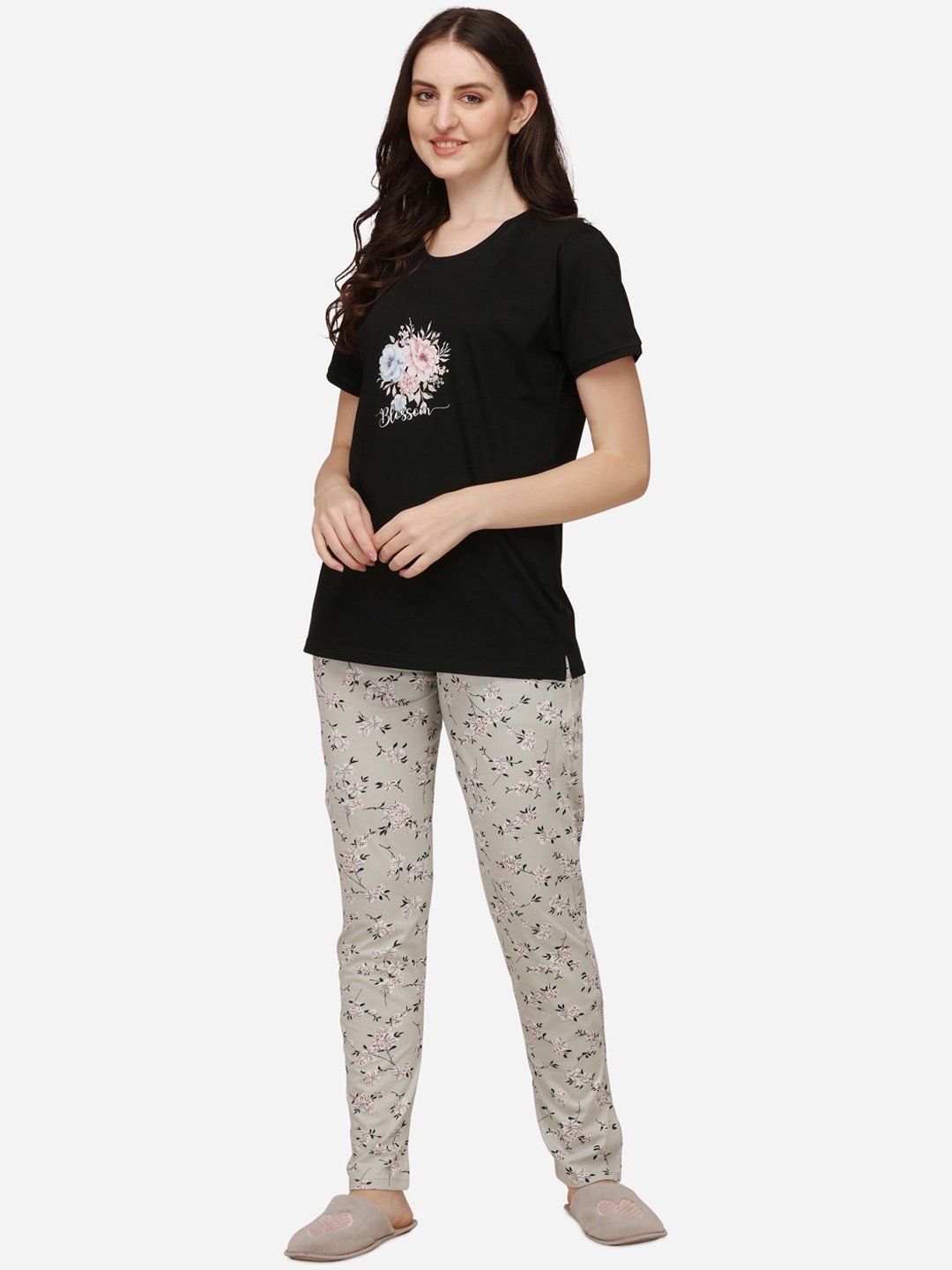 

Lenissa Women Black & Pink Printed Night suit