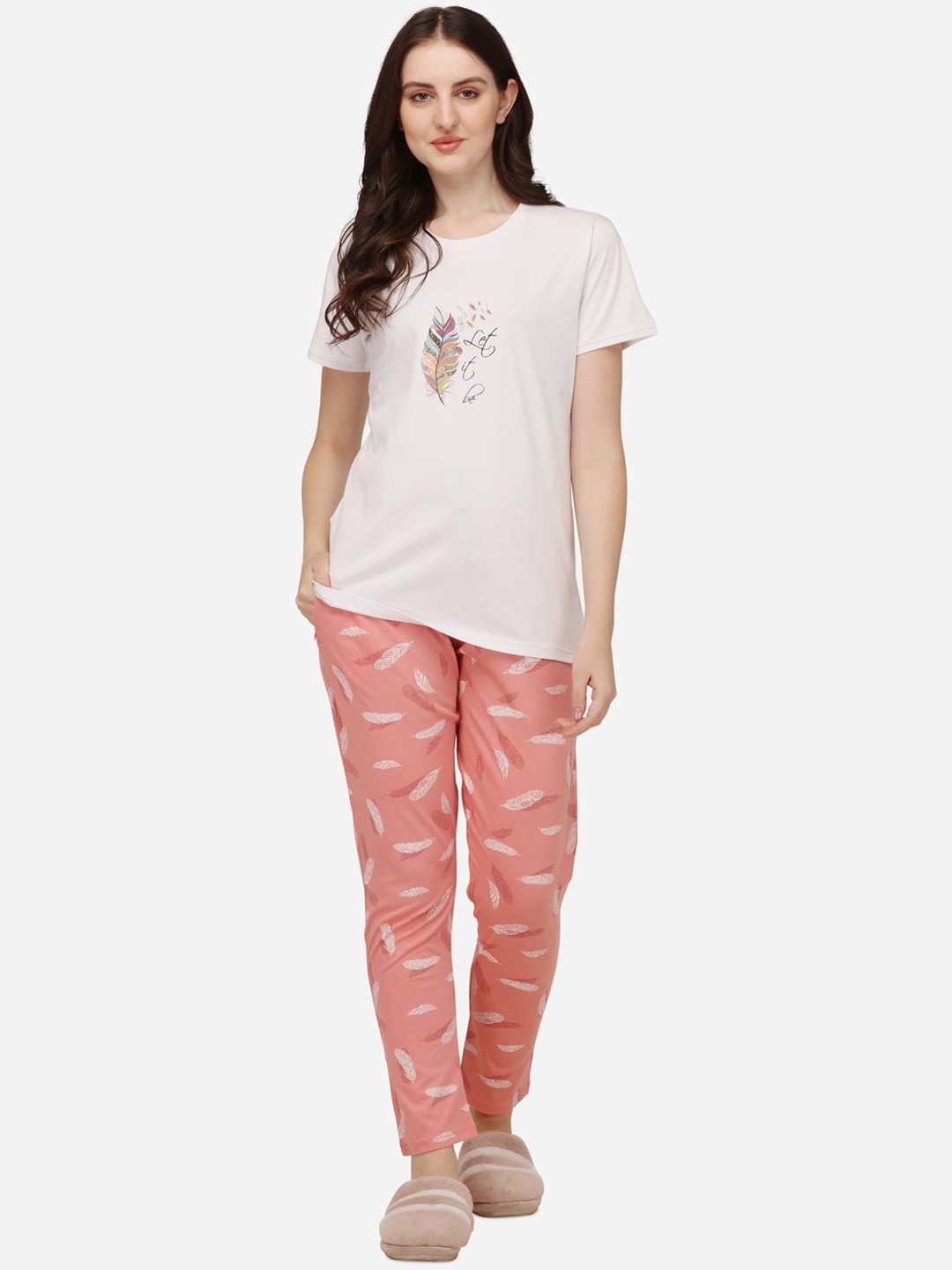 

Lenissa Women White & Peach-Coloured Printed Night suit