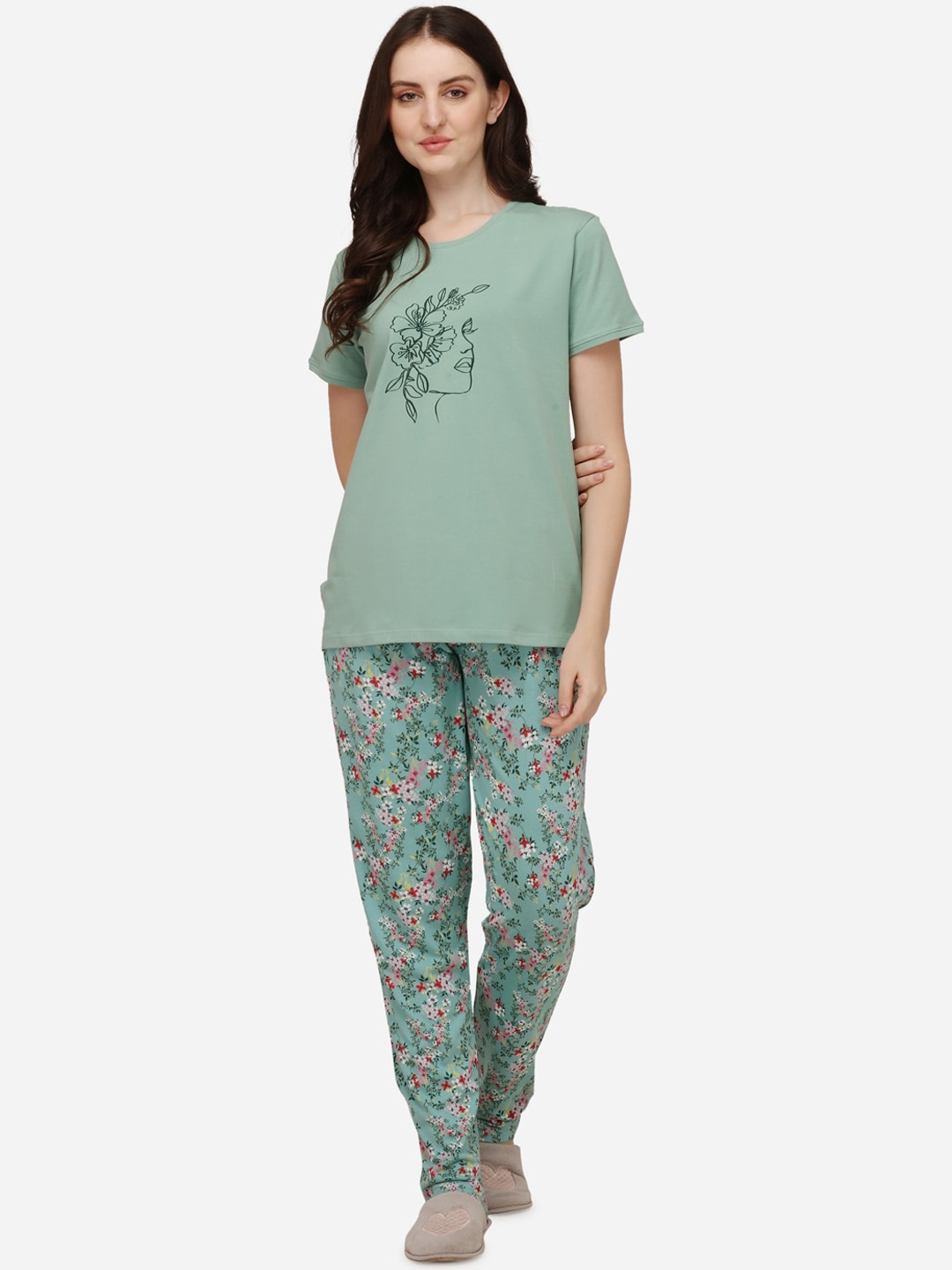 

Lenissa Women Green & Multicoloured Printed Night suit