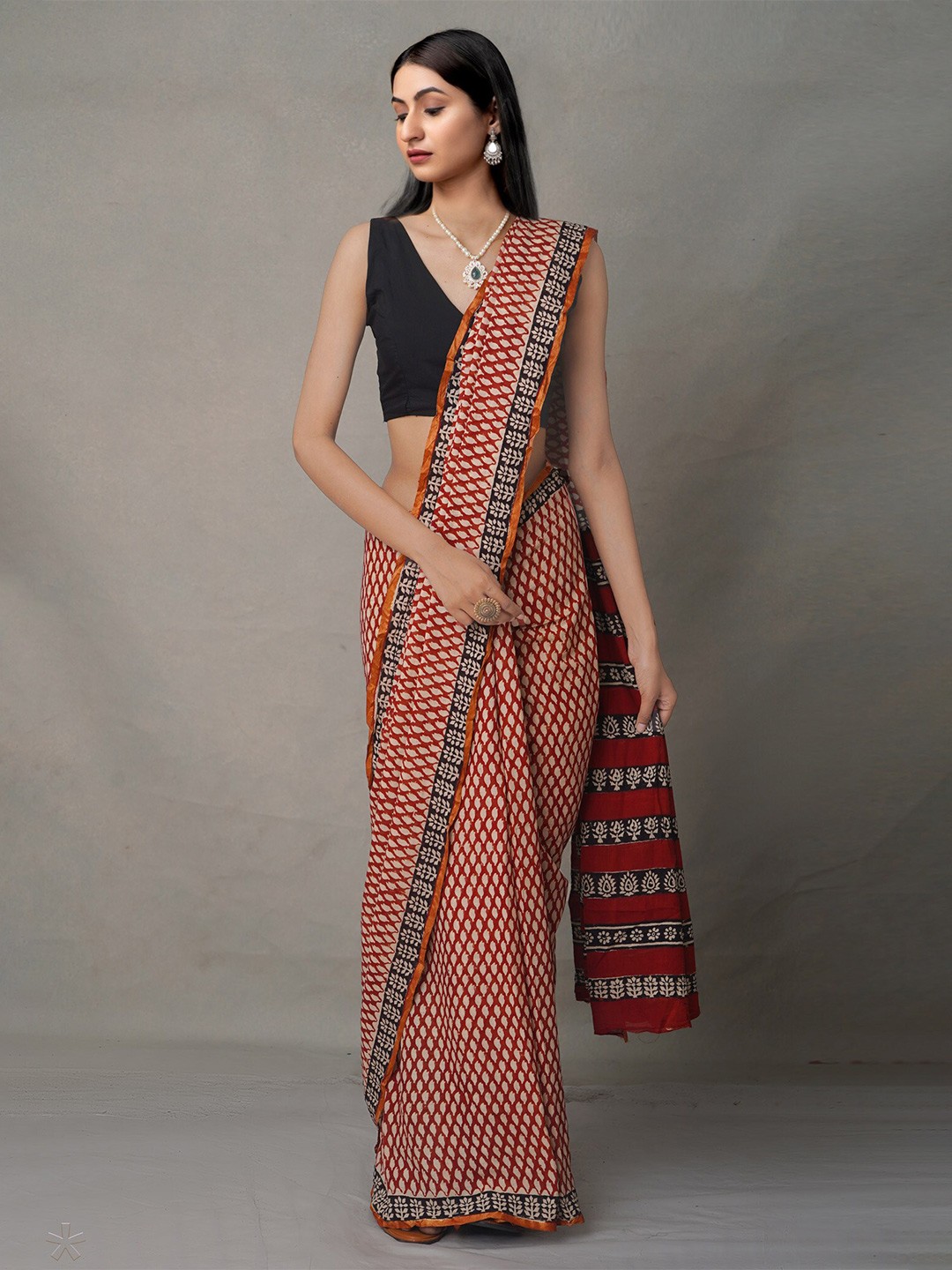 

Unnati Silks Maroon & White Ethnic Motifs Pure Cotton Block Print Saree